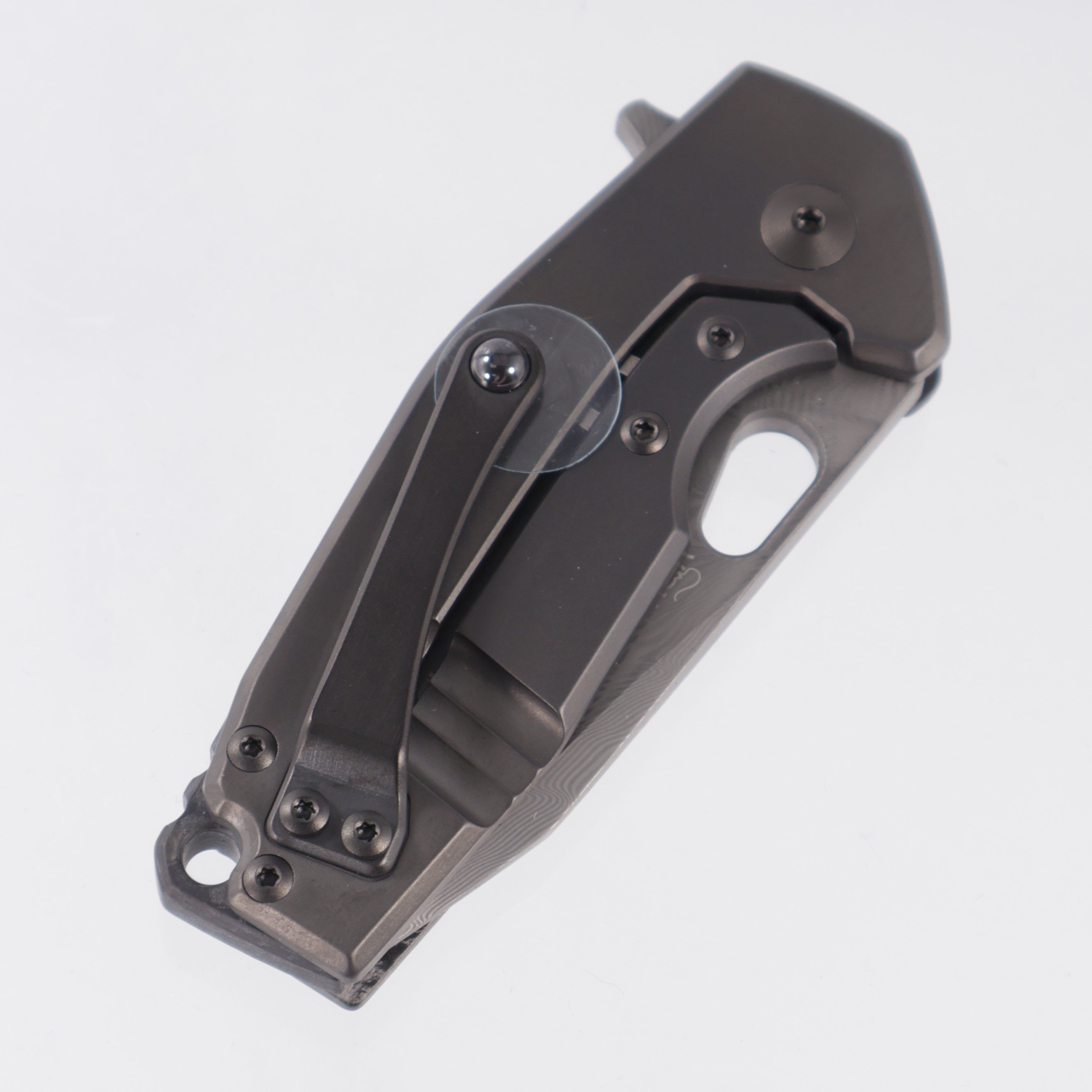 Fox Knives Suru - Black Pearl Camo Carbon Front Scale w/ PVD Titanium Lockside - Herringbone Damascus - FX-526 DCF