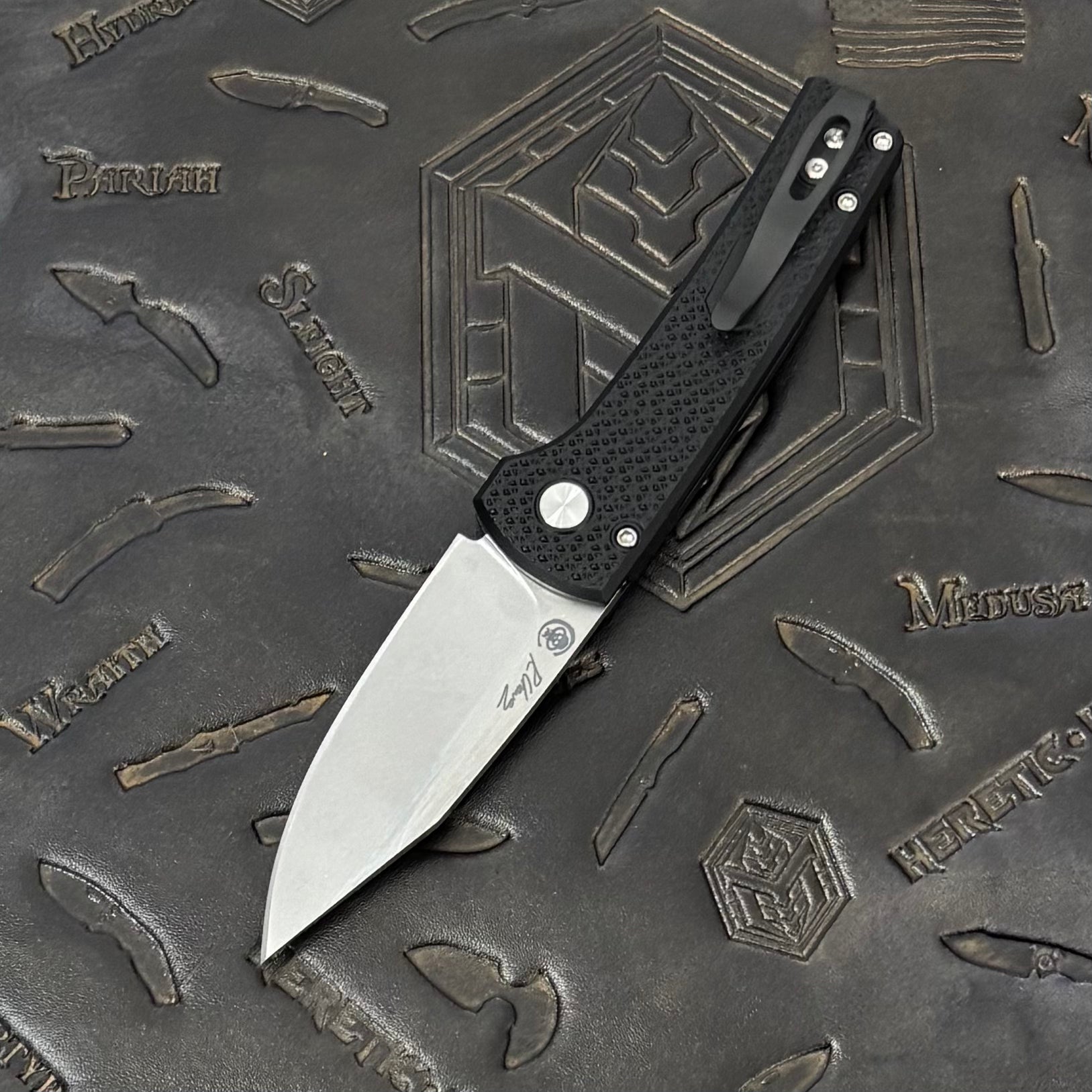 Pro-Tech Scapegoat Compact - Black Carbide Texture Aluminum w/ Abalone Button - Stonewash Magnacut - BSA26.Scapegoat.1
