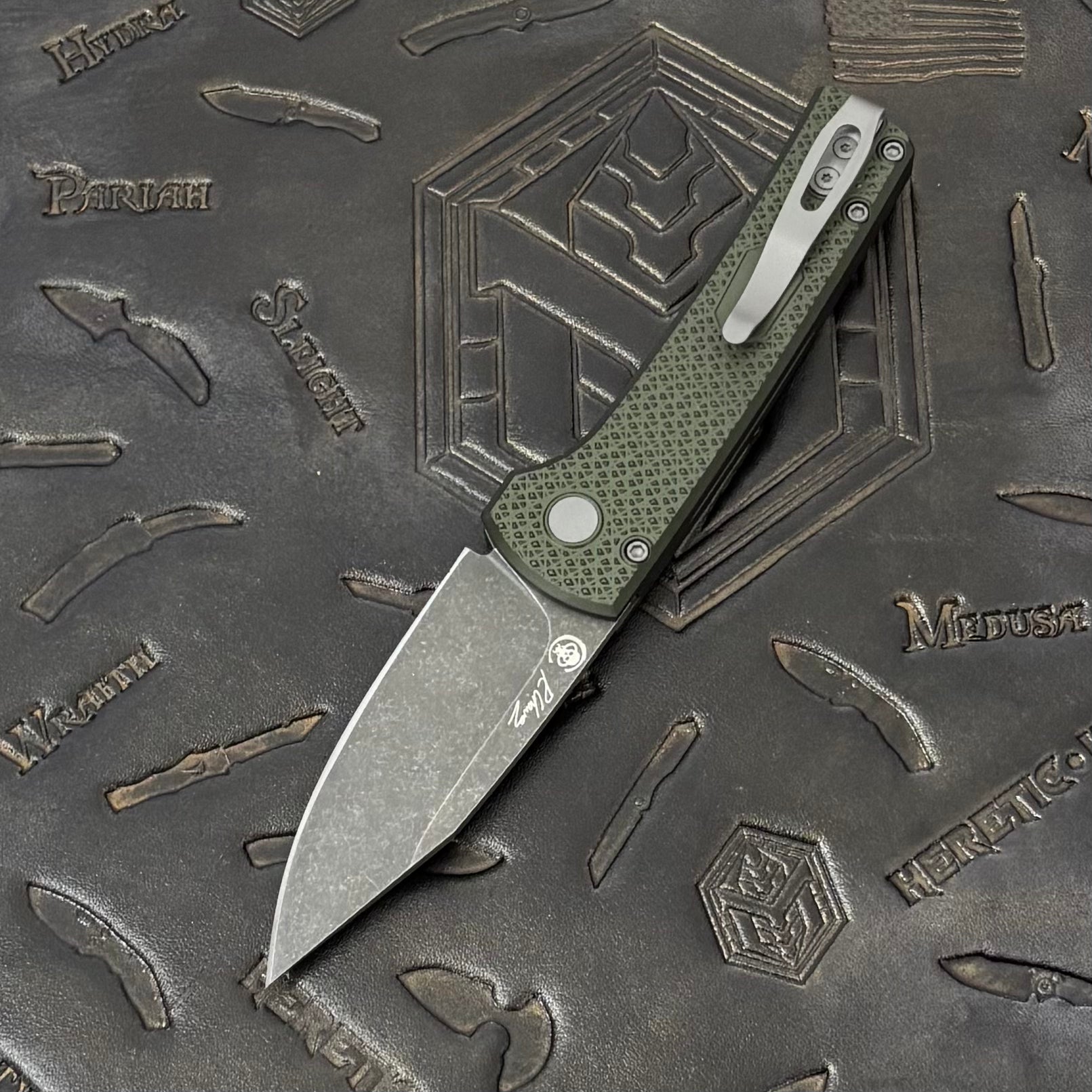 Pro-Tech Scapegoat Compact - Green Carbide Texture Aluminum w/ Black Lip Pearl Button - Acidwash Magnacut - BSA26.Scapegoat.2