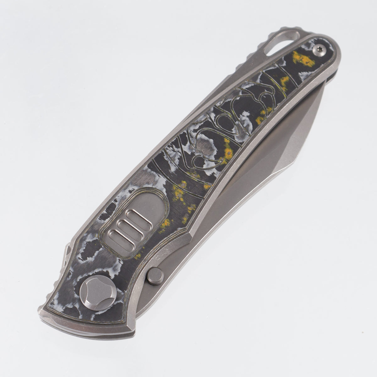 Hawk Knives Talon Auto - Brightwash Titanium w/ Giants Camo Carbon - Brightwash M390