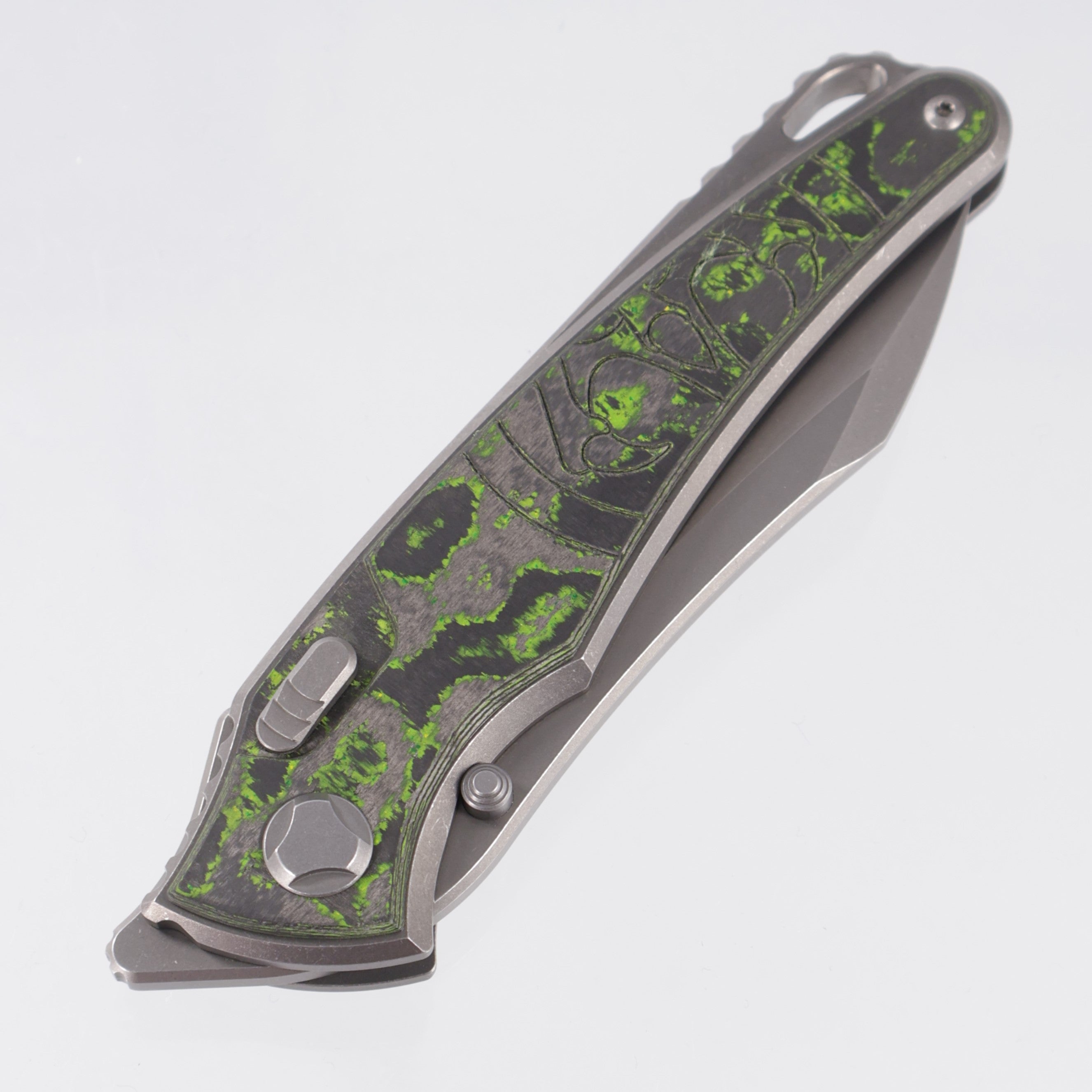 Hawk Knives Talon - Brightwash Titanium w/ Toxic Green Camo Carbon - Brightwash M390