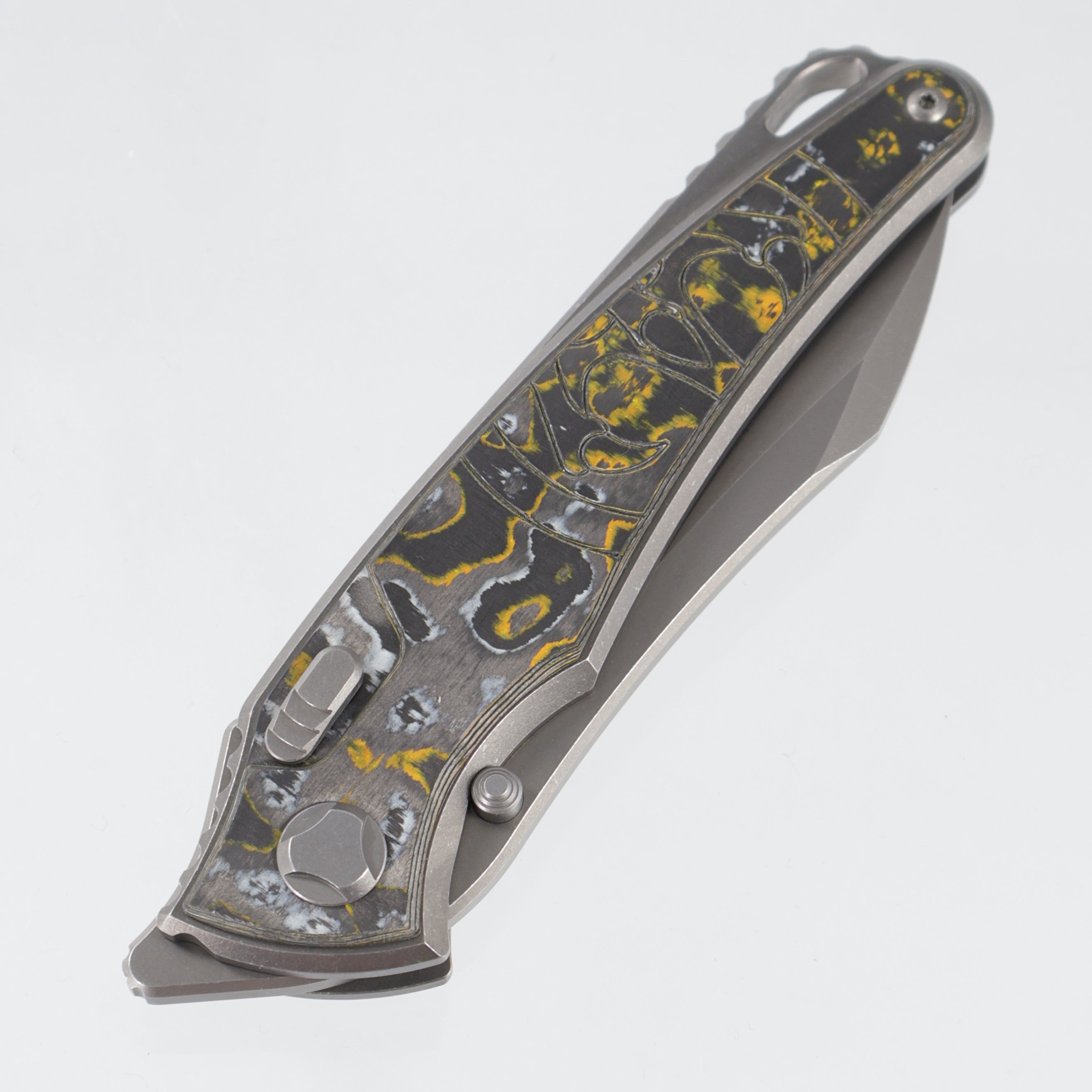 Hawk Knives Talon - Brightwash Titanium w/ Giants Camo Carbon - Brightwash M390