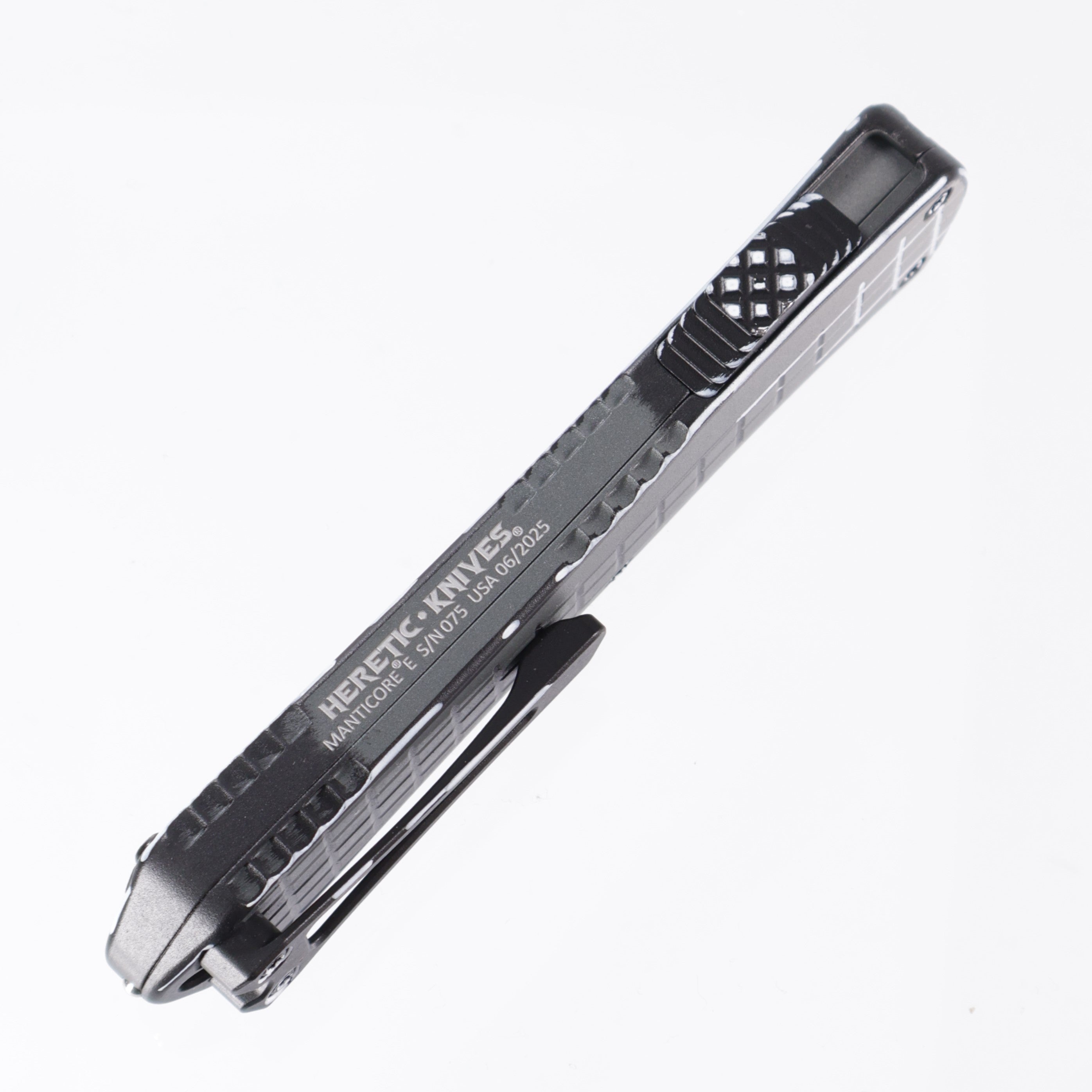 Heretic Manticore E - Stealth Gray Cel Shade - Recurve Magnacut - H029F-CS-GRY