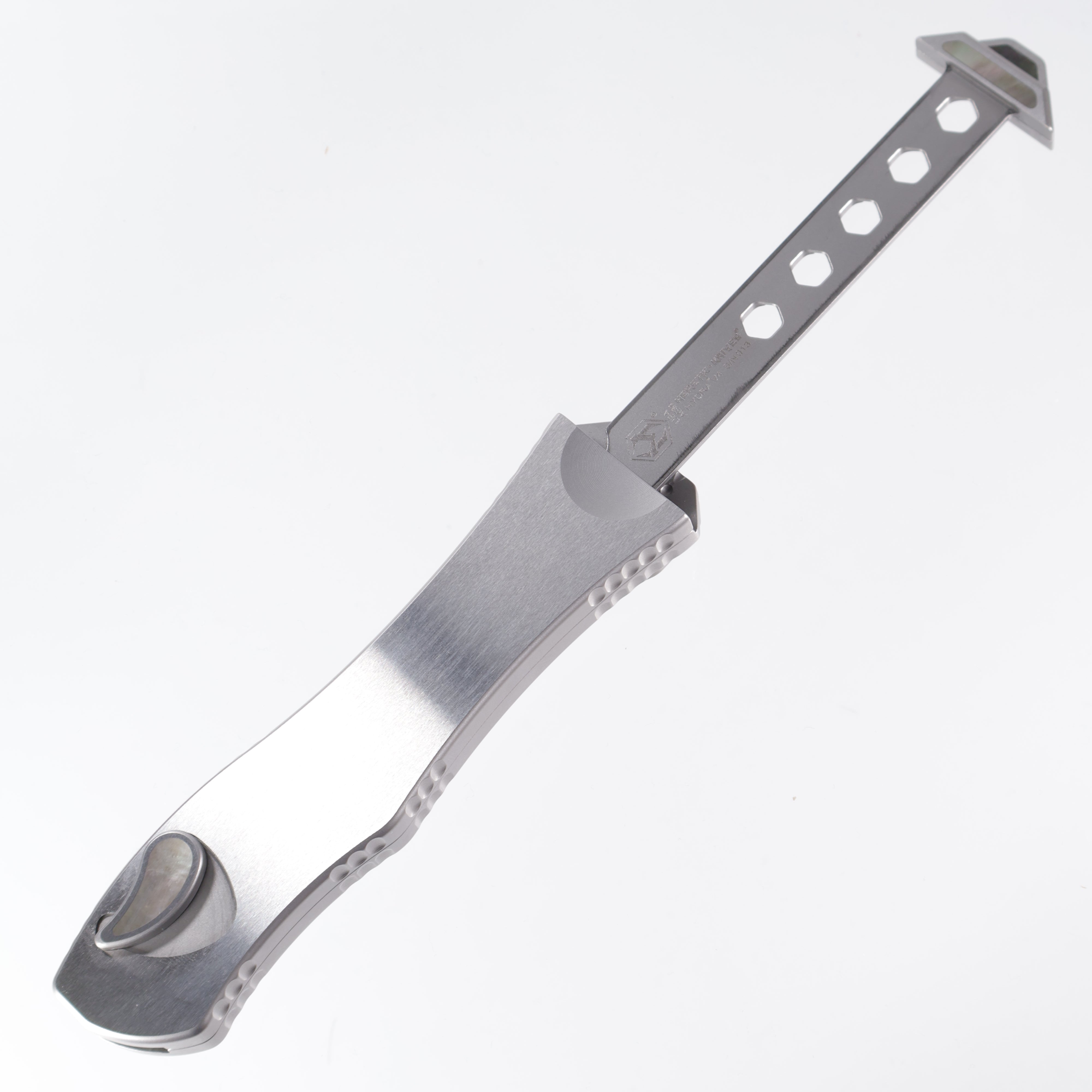 Heretic Hydra V4 Custom - Cracked Ice Compound Grind Tanto - Stainless Steel Chassis w/ Black Pearl inlaid Button Cover, Button, Charging Handle & Plate S/N: 013