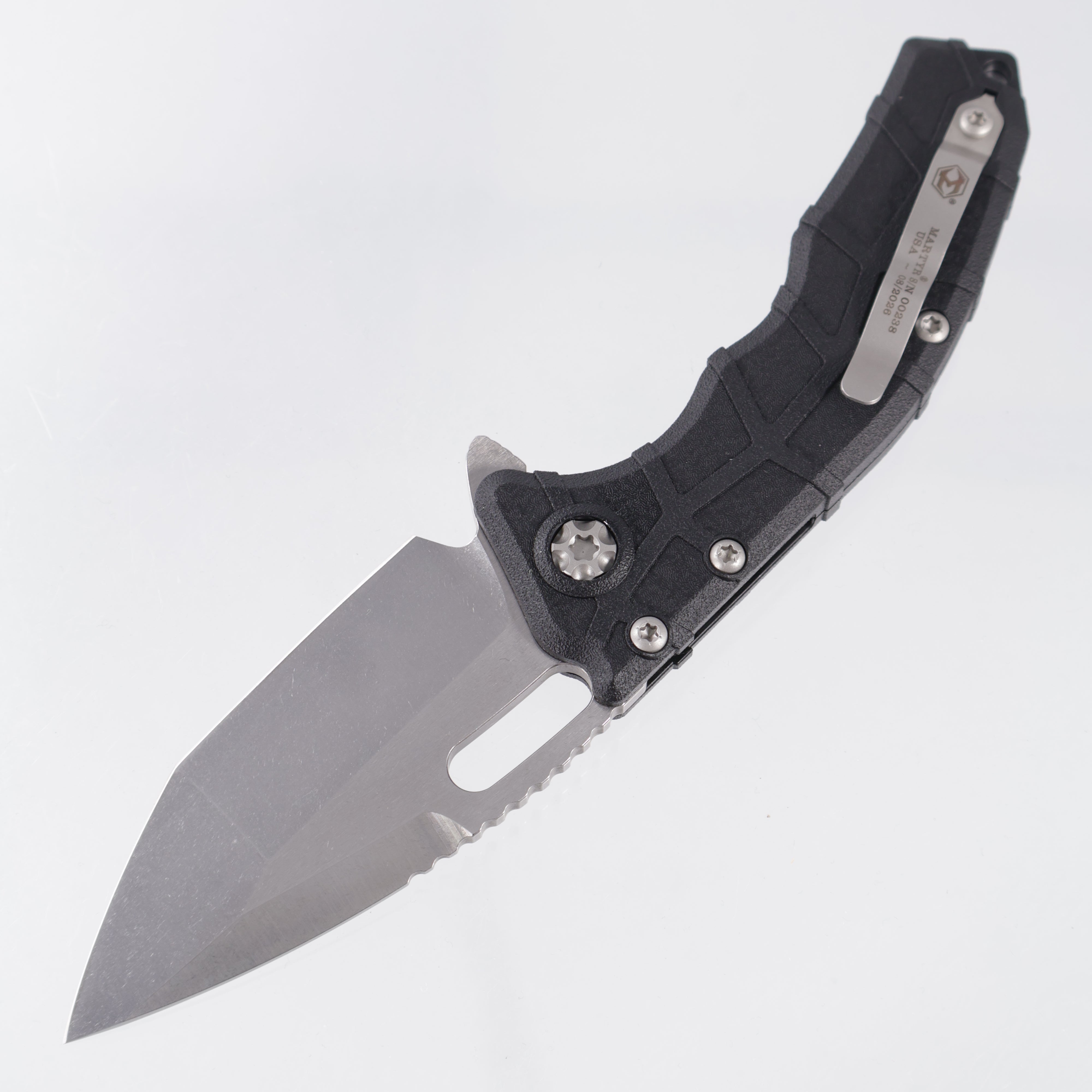 Heretic Martyr Buttonlock - Black Polymer - Stonewash Magnacut - H057-2A