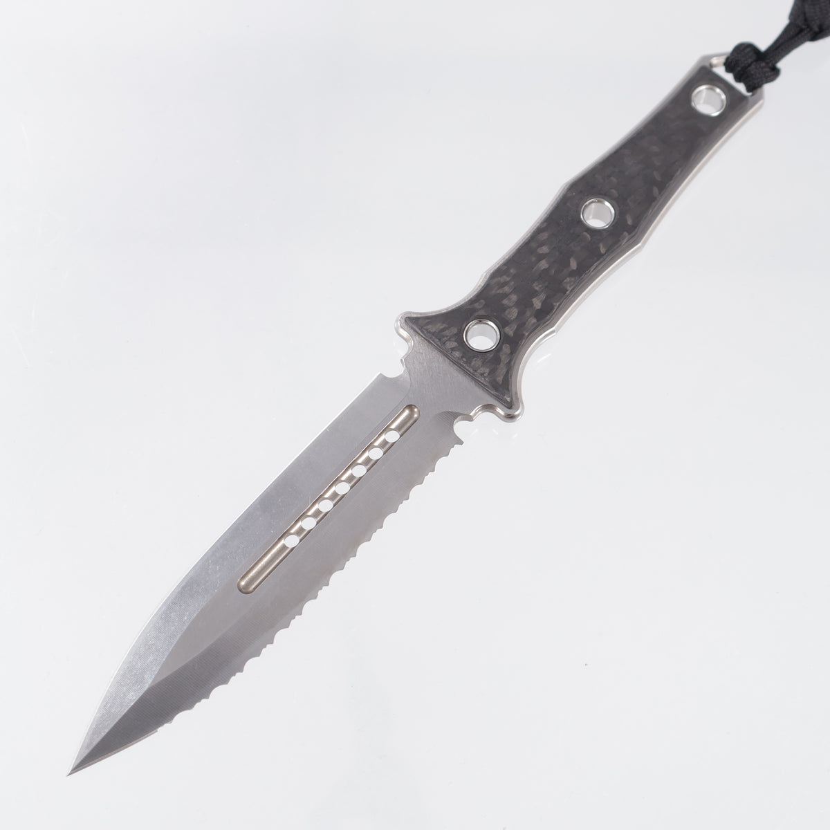 Heretic Mini Nephilim - Carbon Fiber - Stonewash Full Serrate Magnacut - H069-2C-CF