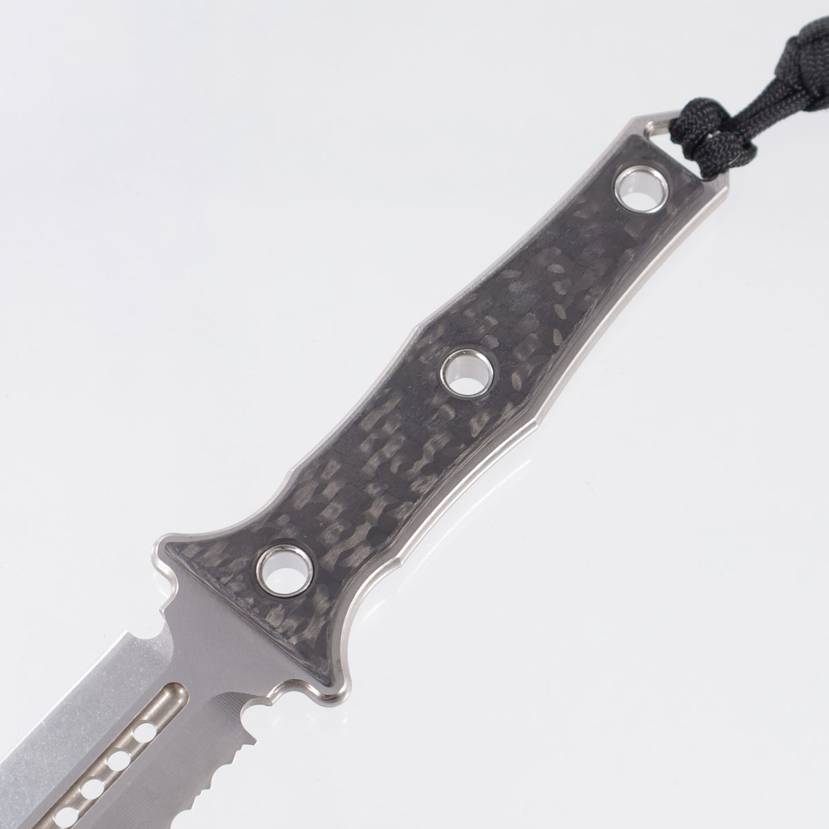 Heretic Mini Nephilim - Carbon Fiber - Stonewash Full Serrate Magnacut - H069-2C-CF