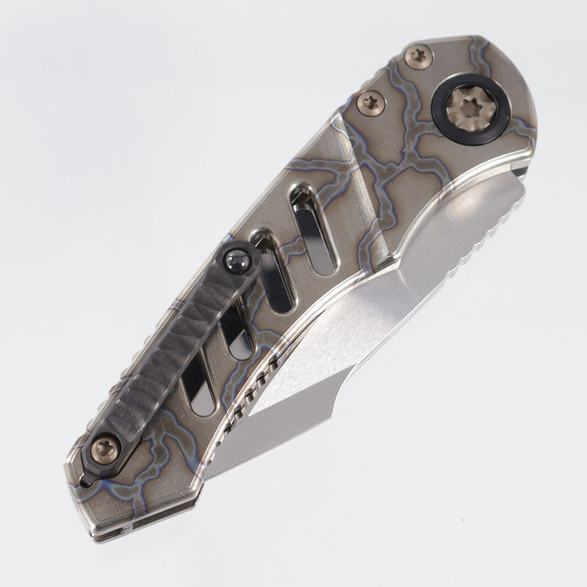 Heretic Pariah-S Auto Prototype Single Edge - Flamed Skeletal Titanium Chassis w/ Sculpted DLC Clip - Cracked Ice M390 - S/N: 002