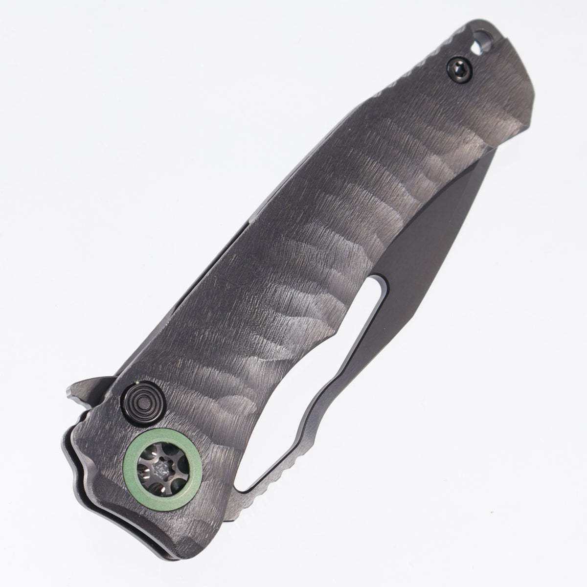 Heretic x John Gray Wraith V4 Manual Custom Tanto - DLC Rocked Titanium w/ Barked Ti Clip & Green Ano Ti Pivot Collars - DLC Magnacut