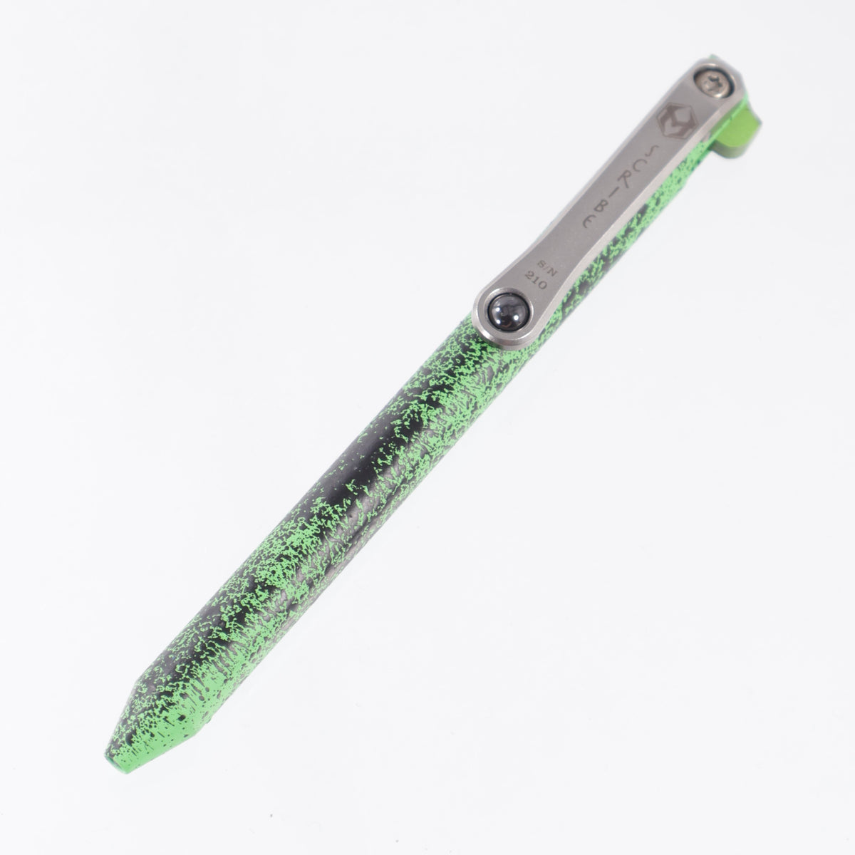 Heretic x Maverick Customs Scribe Universal Flipper Pen - Green Cerakote w/ Black Splatter Aluminum & Black & Green G10 Flipper - H083-GRN-BLKSP