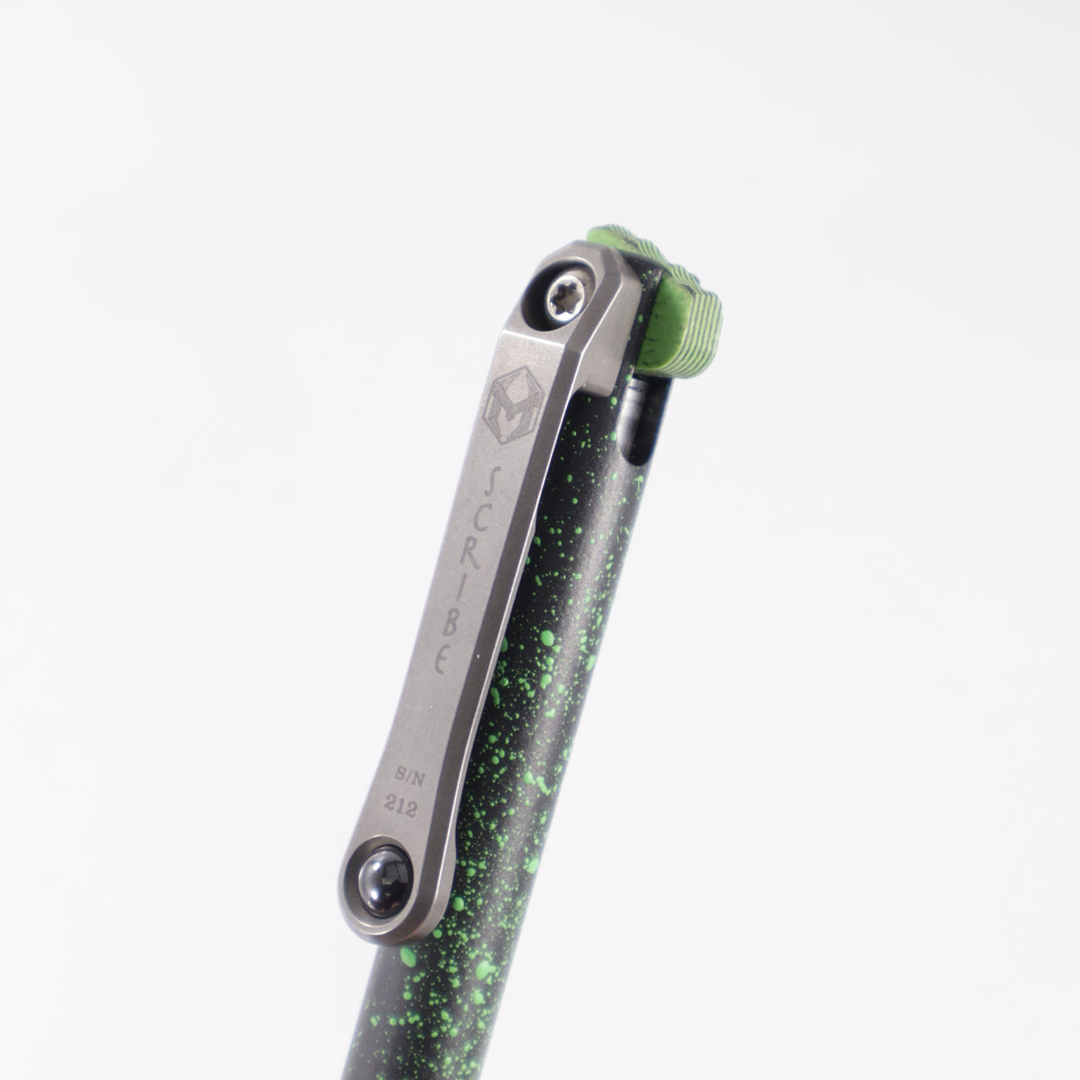 Heretic x Maverick Customs Scribe Universal Flipper Pen - Black Cerakote w/ Green Splatter Aluminum & Black & Green G10 Flipper - H083-BLK-GRNSP