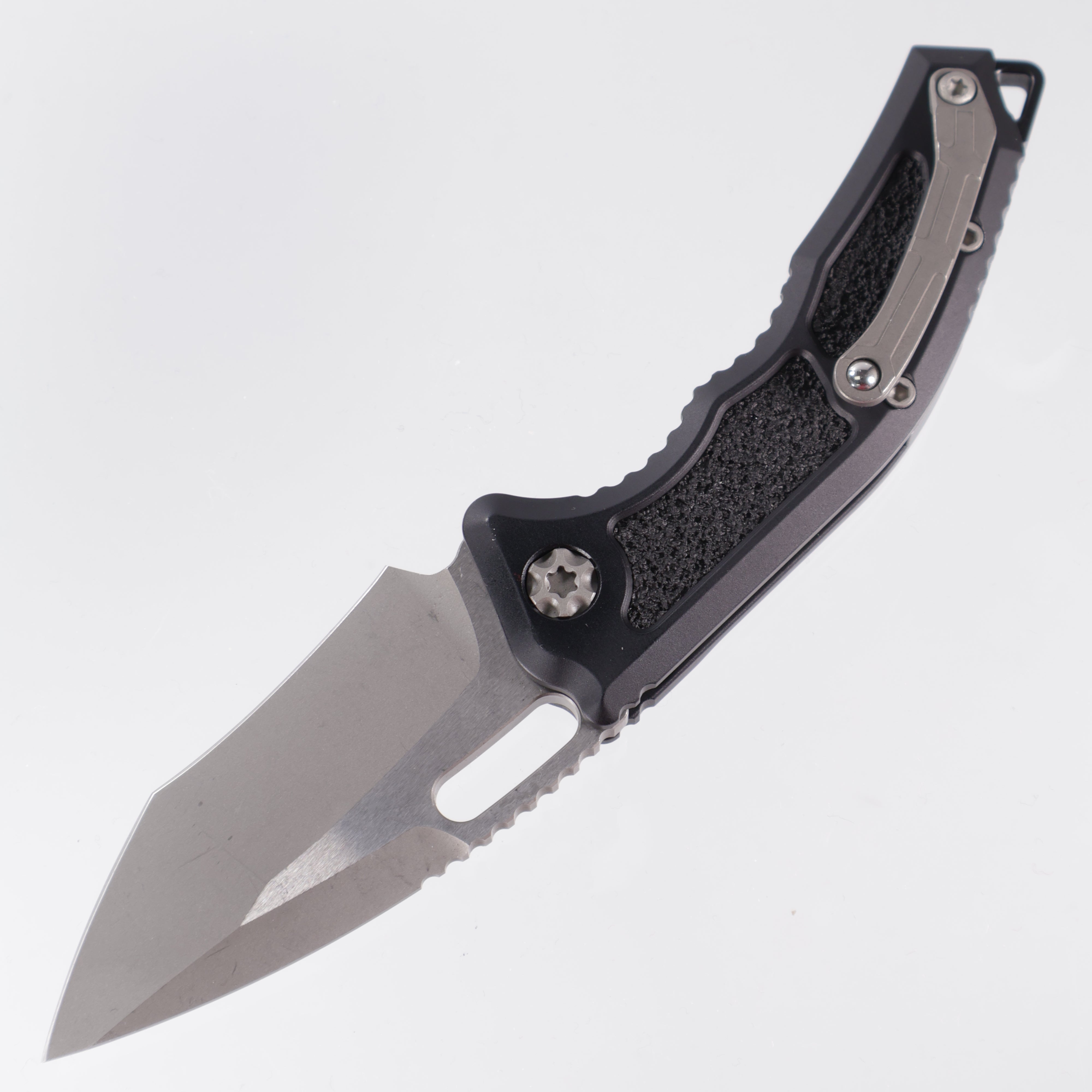 Heretic Medusa Auto - Recurve Tanto - Battleworn Magnacut - Aluminum & Black Traction Inlays - H012-5A