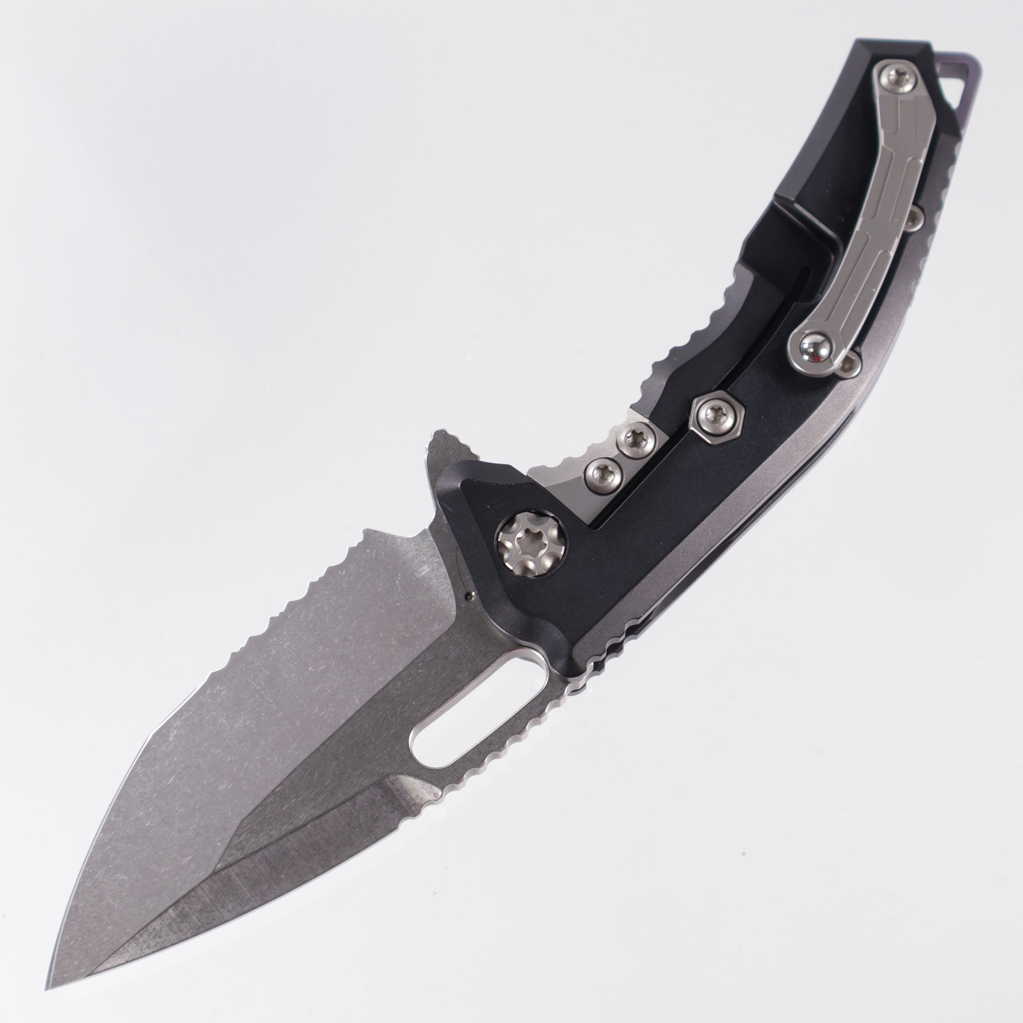 Heretic Medusa Manual - Stonewash Partial Serrated Magnacut - Black Aluminum Frame Lock & Black Traction Inlays - H009-2B