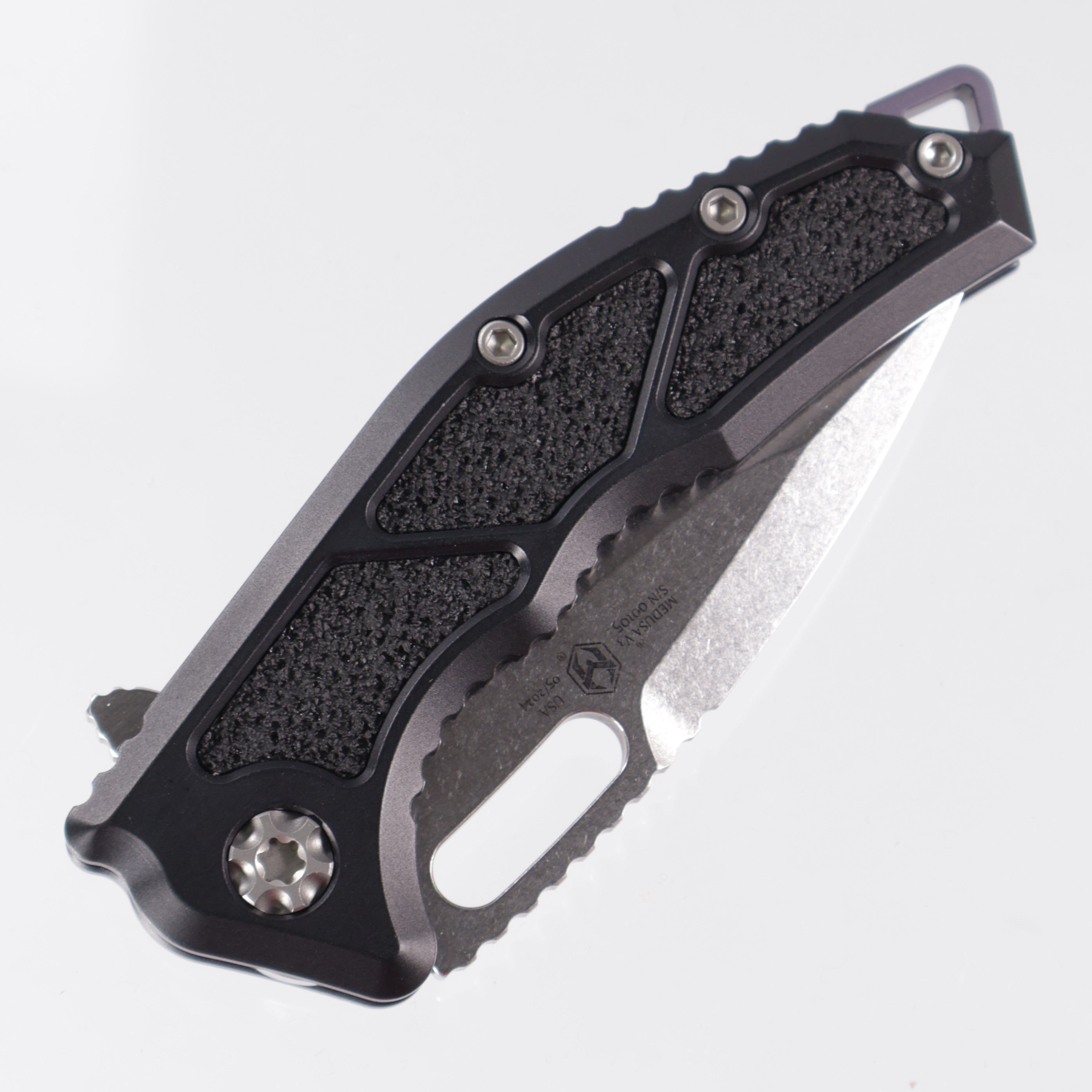 Heretic Medusa Manual - Stonewash Partial Serrated Magnacut - Black Aluminum Frame Lock & Black Traction Inlays - H009-2B