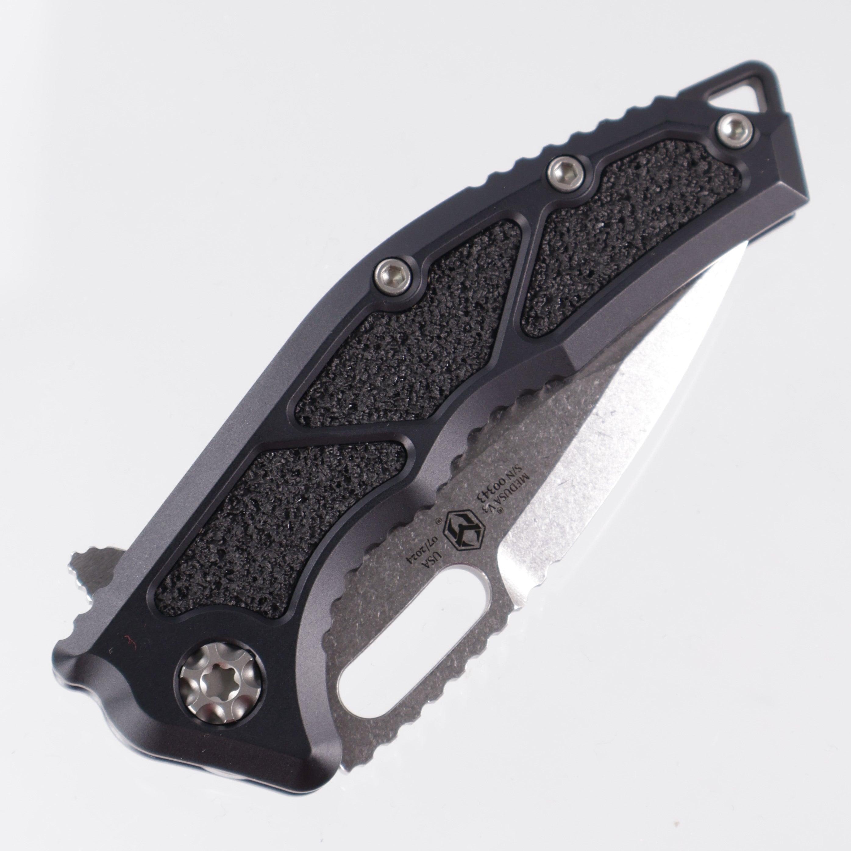 Heretic Medusa Manual - Stonewash Magnacut - Black Aluminum Frame Lock & Black Traction Inlays - H009-2A
