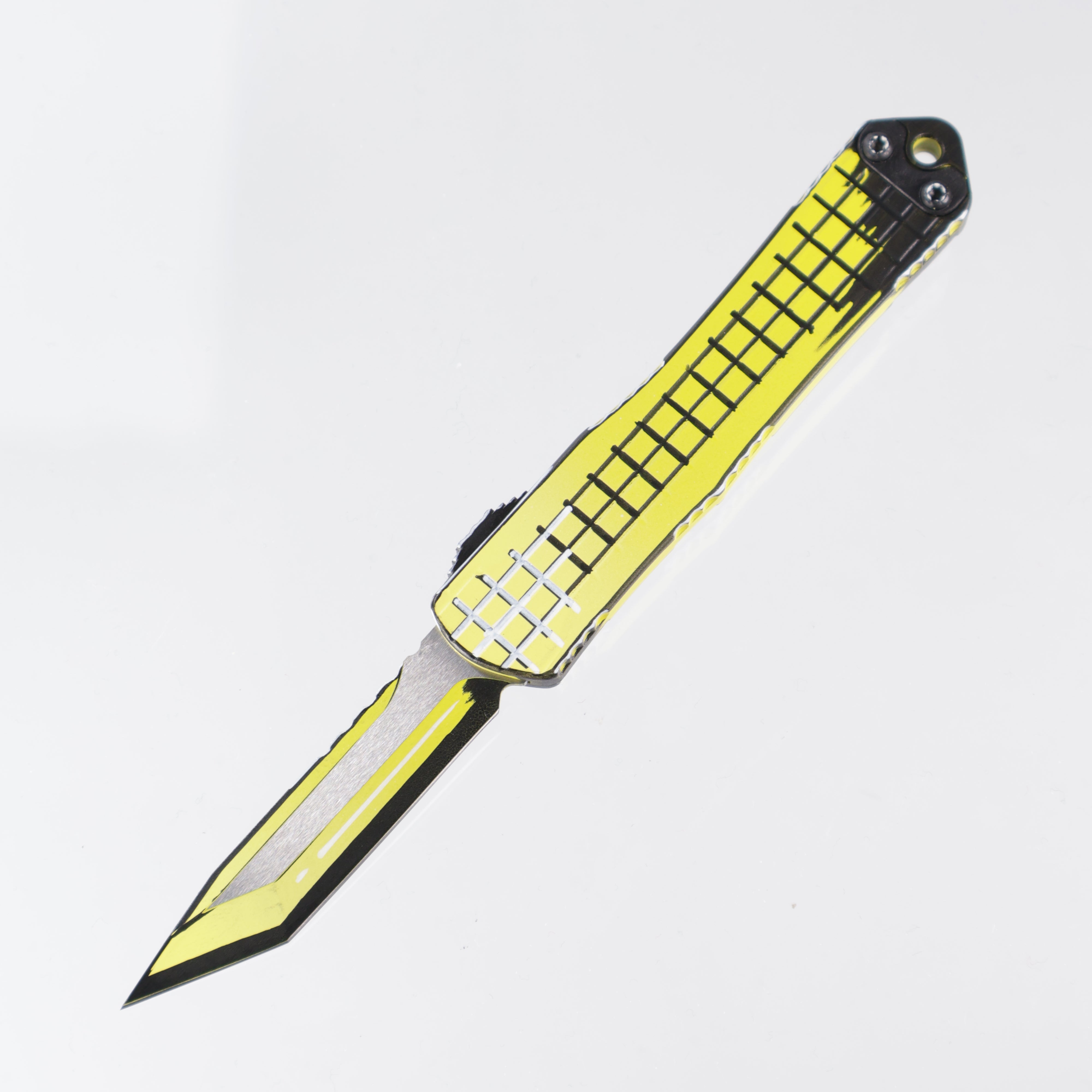 Heretic Manticore S Tanto - Yellow Cel-Shade - Magnacut - H023F-CS-YW