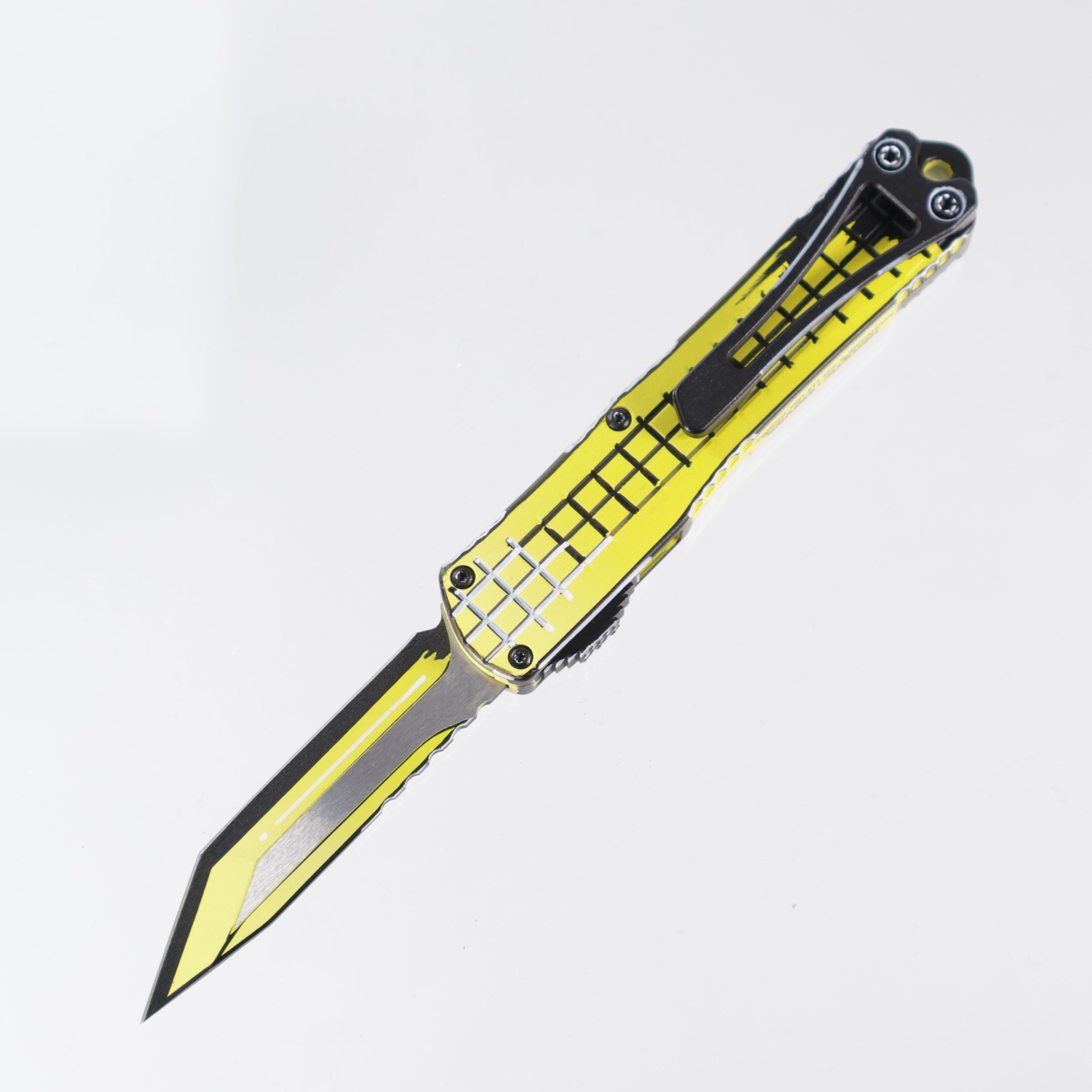 Heretic Manticore S Tanto - Yellow Cel-Shade - Magnacut - H023F-CS-YW