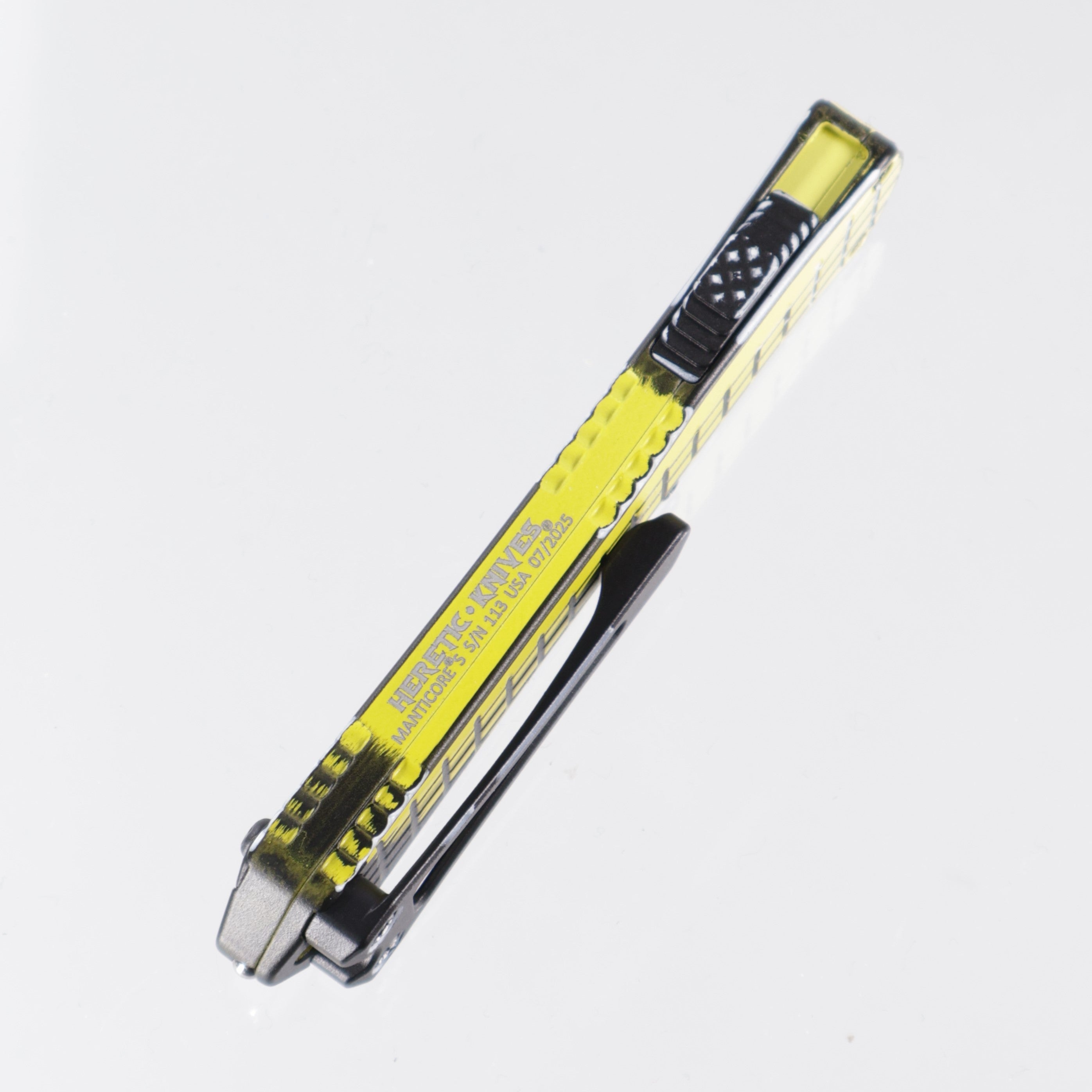 Heretic Manticore S Tanto - Yellow Cel Shade - Magnacut - H023F-CS-YW