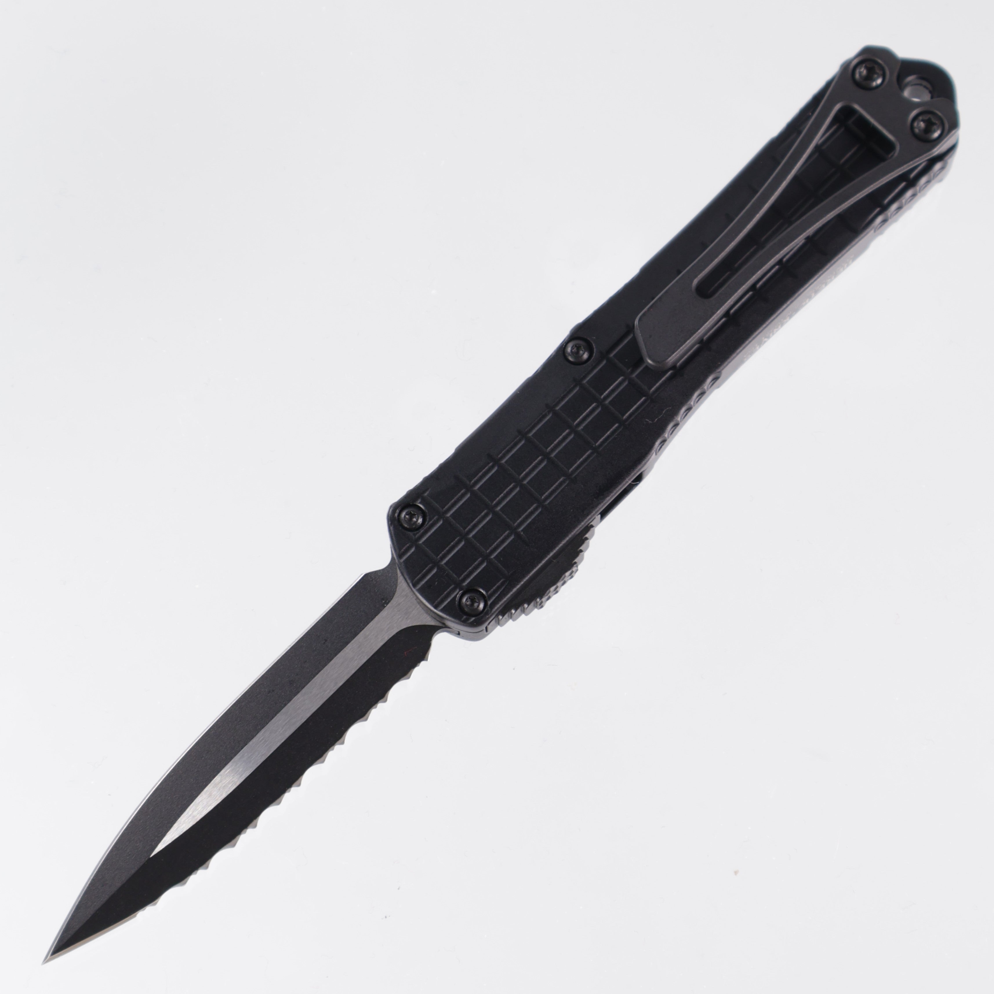 Heretic Manticore S - D/E Two-Tone Magnacut Full Serrated - Black Frag Tactical & Black Hardware - H024F-10C-T