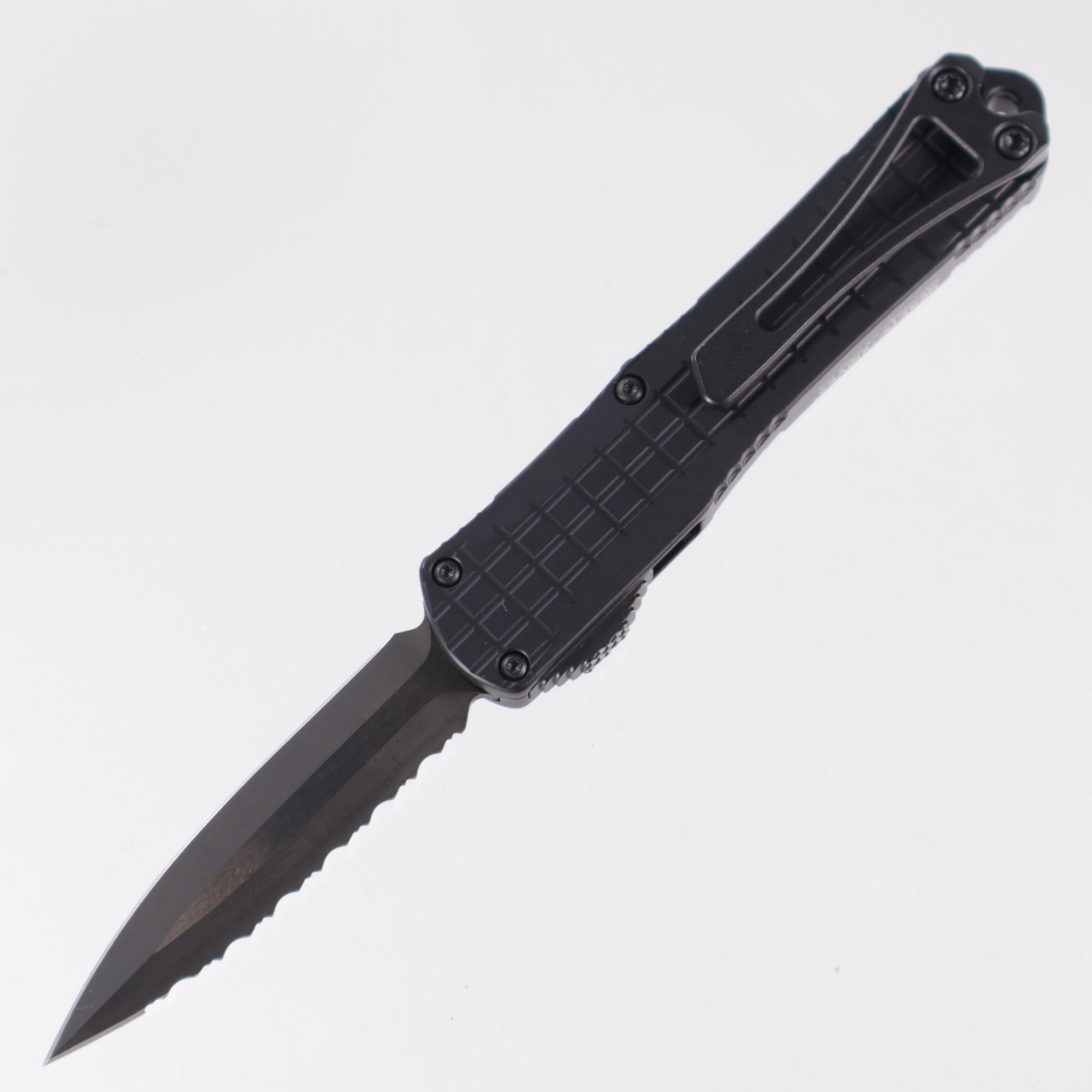 Heretic Manticore S - D/E DLC Magnacut Full Serrated - Black Frag Tactical - H024F-6C-T