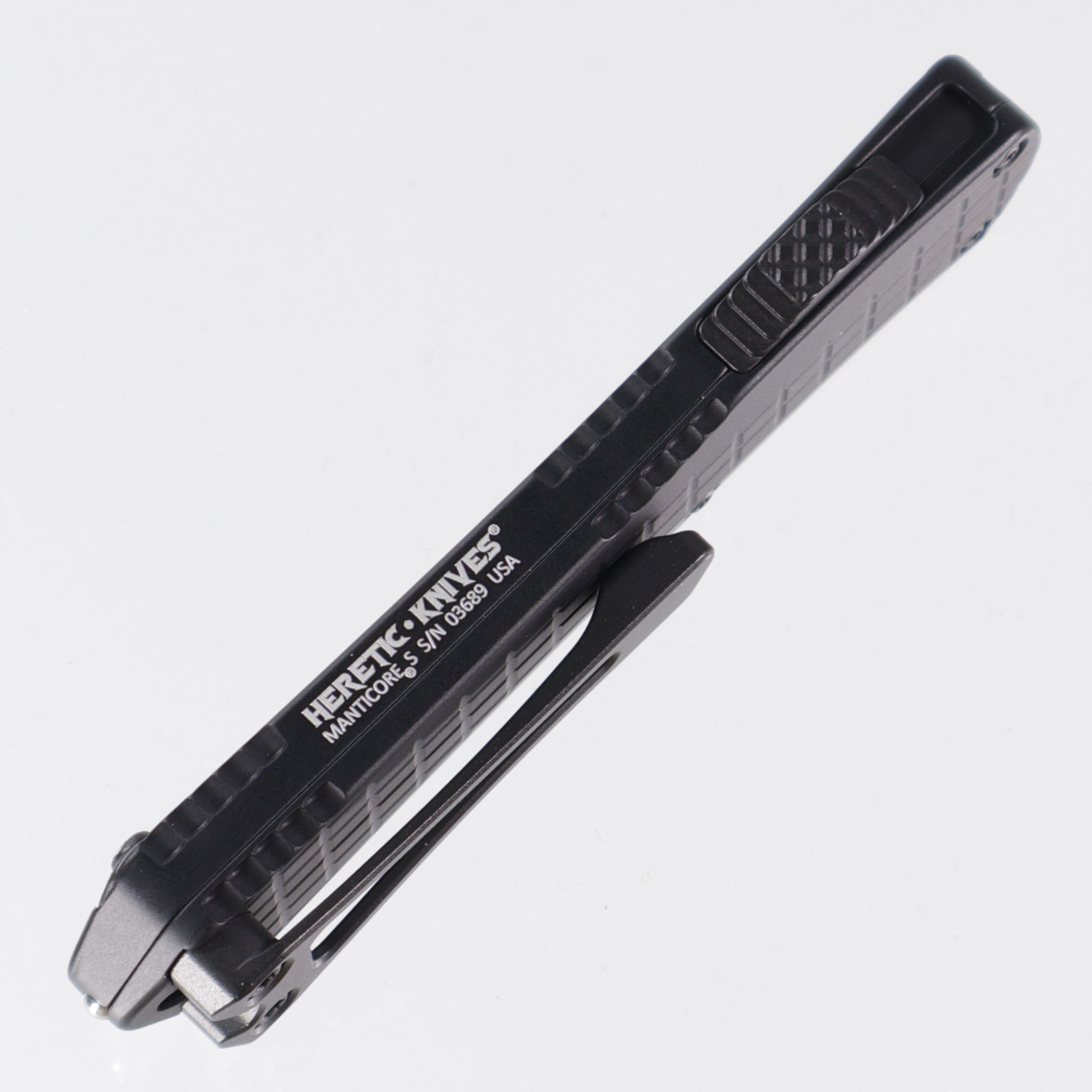 Heretic Manticore S - D/E DLC Magnacut Full Serrated - Black Frag Tactical - H024F-6C-T