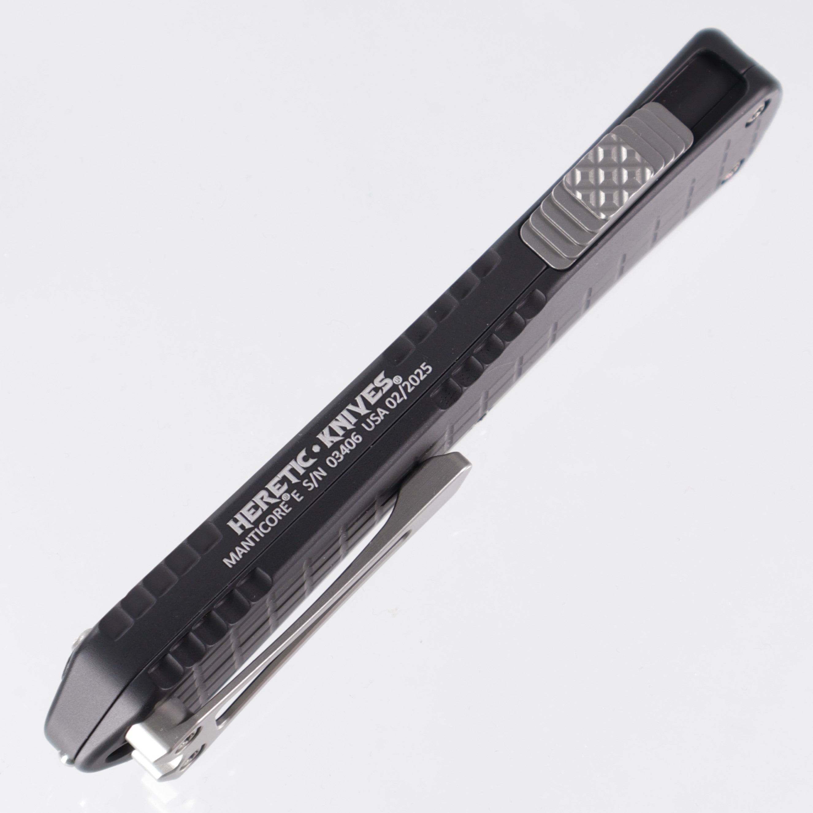 Heretic Manticore E - Tanto Stonewash Magnacut - Black Frag Aluminum - H027F-2A