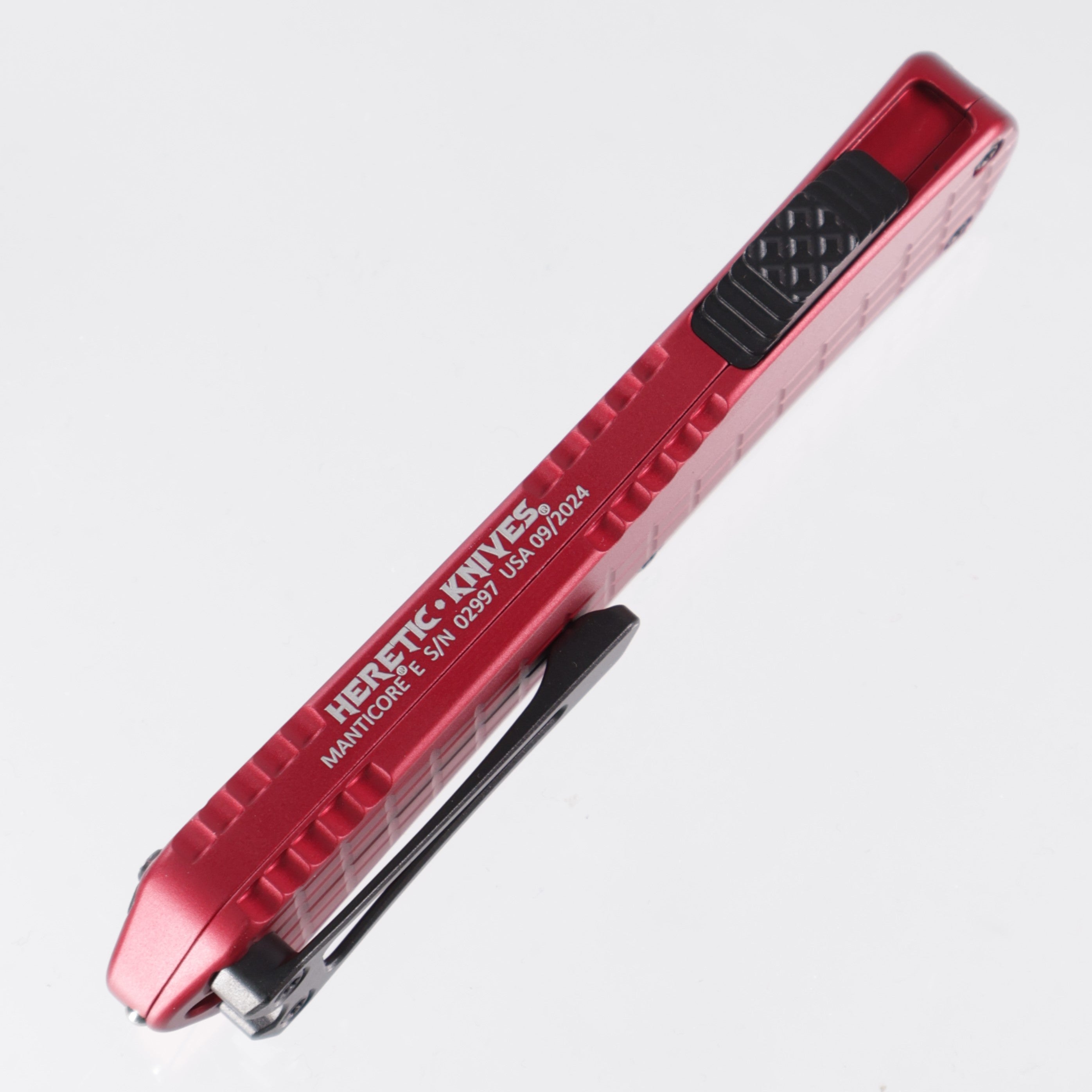 Heretic Manticore E - Red Frag Aluminum - DLC Bowie Magnacut - H026BF-6A-RED