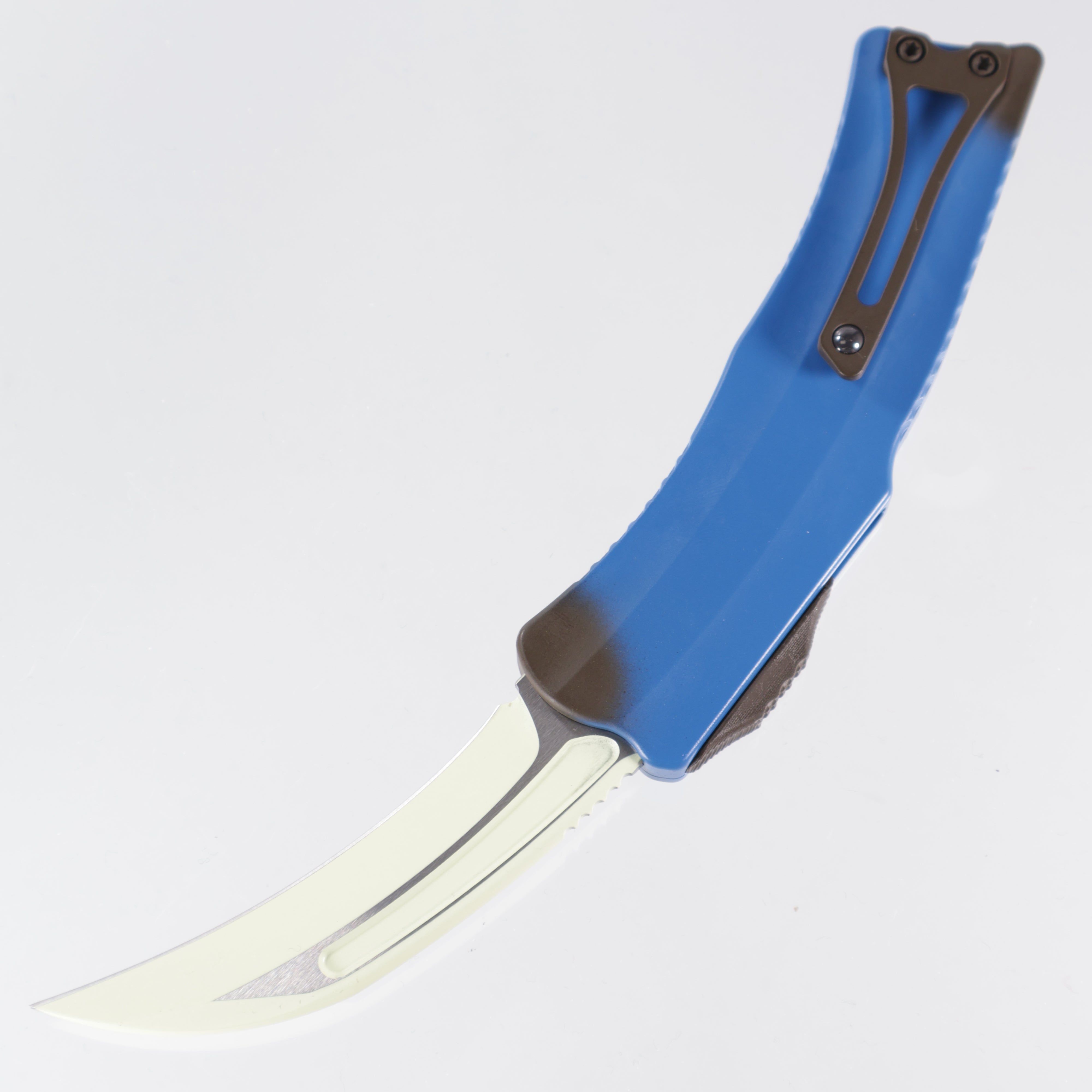 Heretic Roc - Stabana For Scale BR OP Exclusive - Blue Banana Handles & Freshly Peeled Cerakote Magnacut - Curved OTF - H060-FP-BLU/NANA