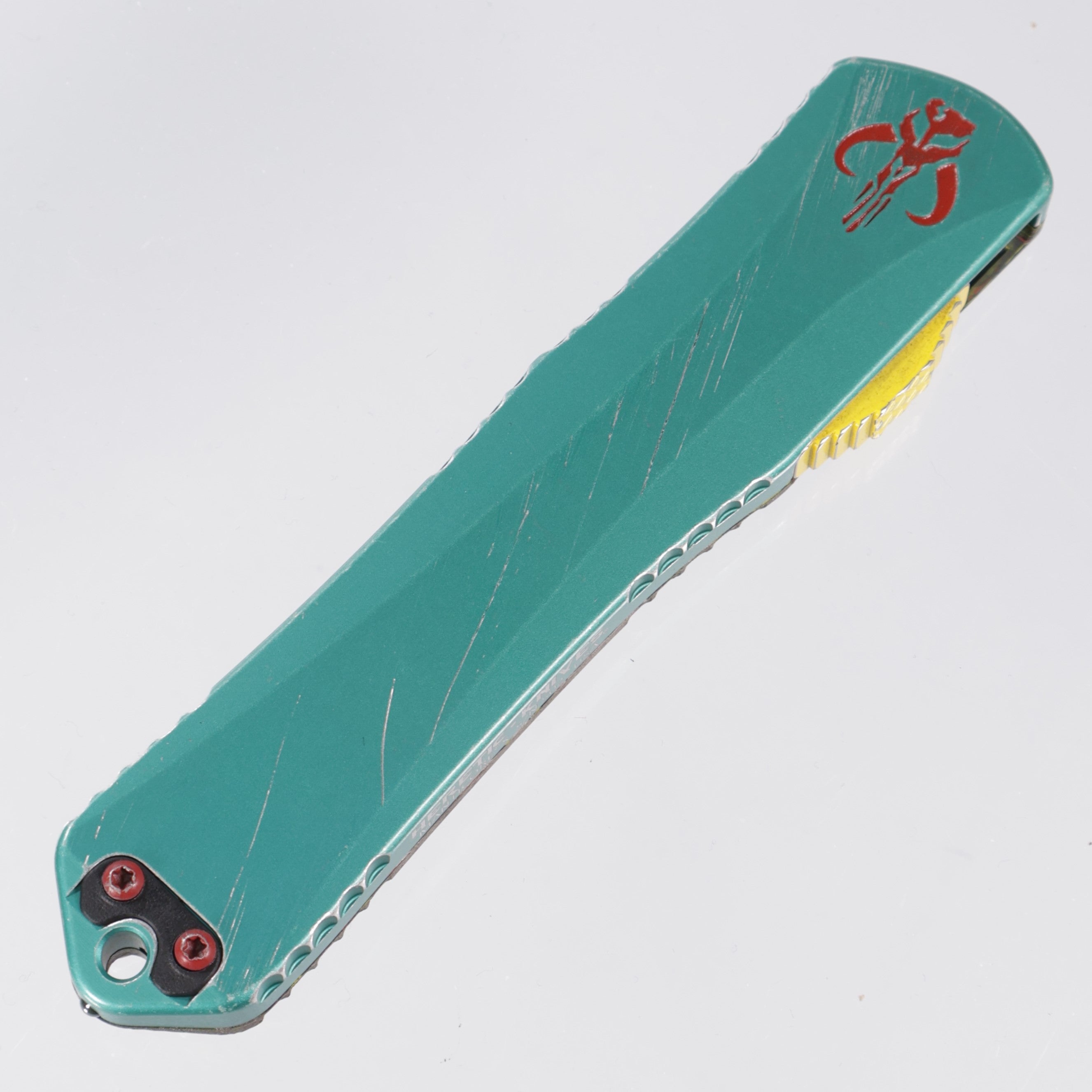 Heretic Manticore X - Bounty Hunter Tanto - Two-Tone Full Serrate Magnacut - CamoCarbon & Distressed Aluminum - H031-14C-BOUNTY