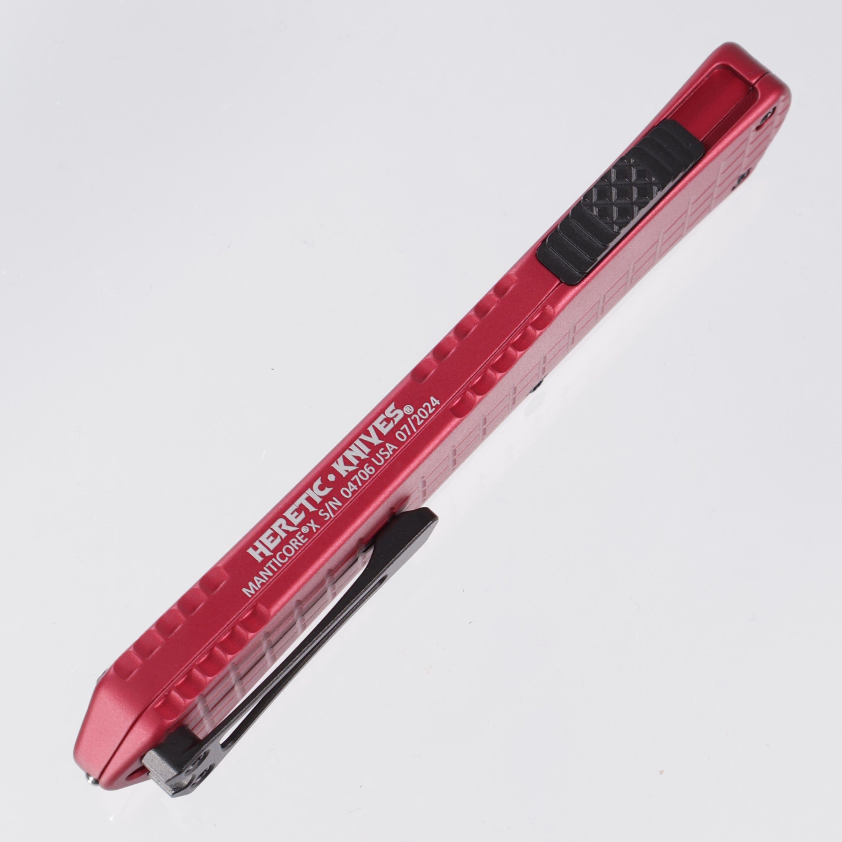 Heretic Manticore X - Red Frag Aluminum - Tanto DLC Magnacut - H031F-6A-RED