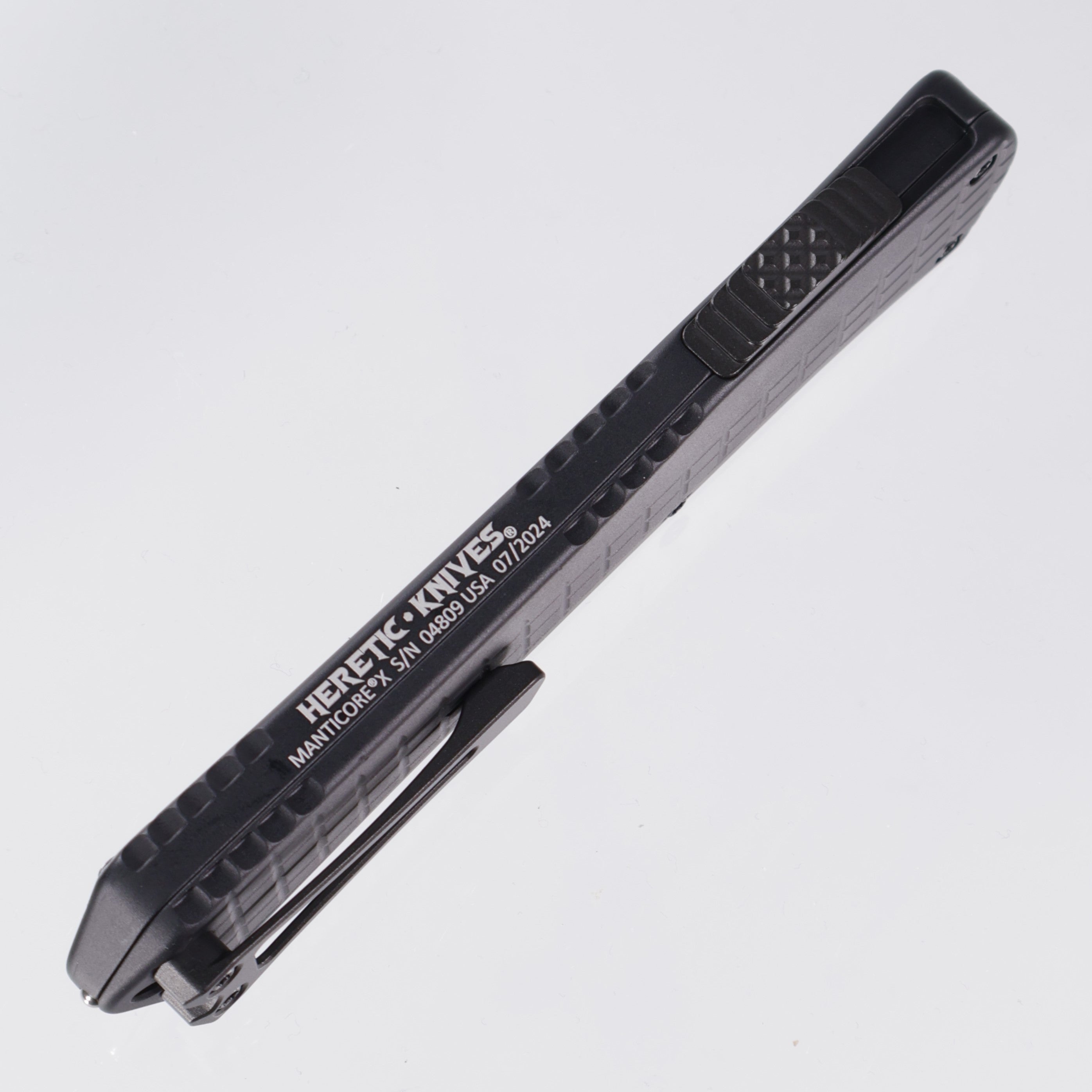 Heretic Manticore X - Black Frag Aluminum - Bowie DLC Full Serrate Magnacut - H030BF-6C-T