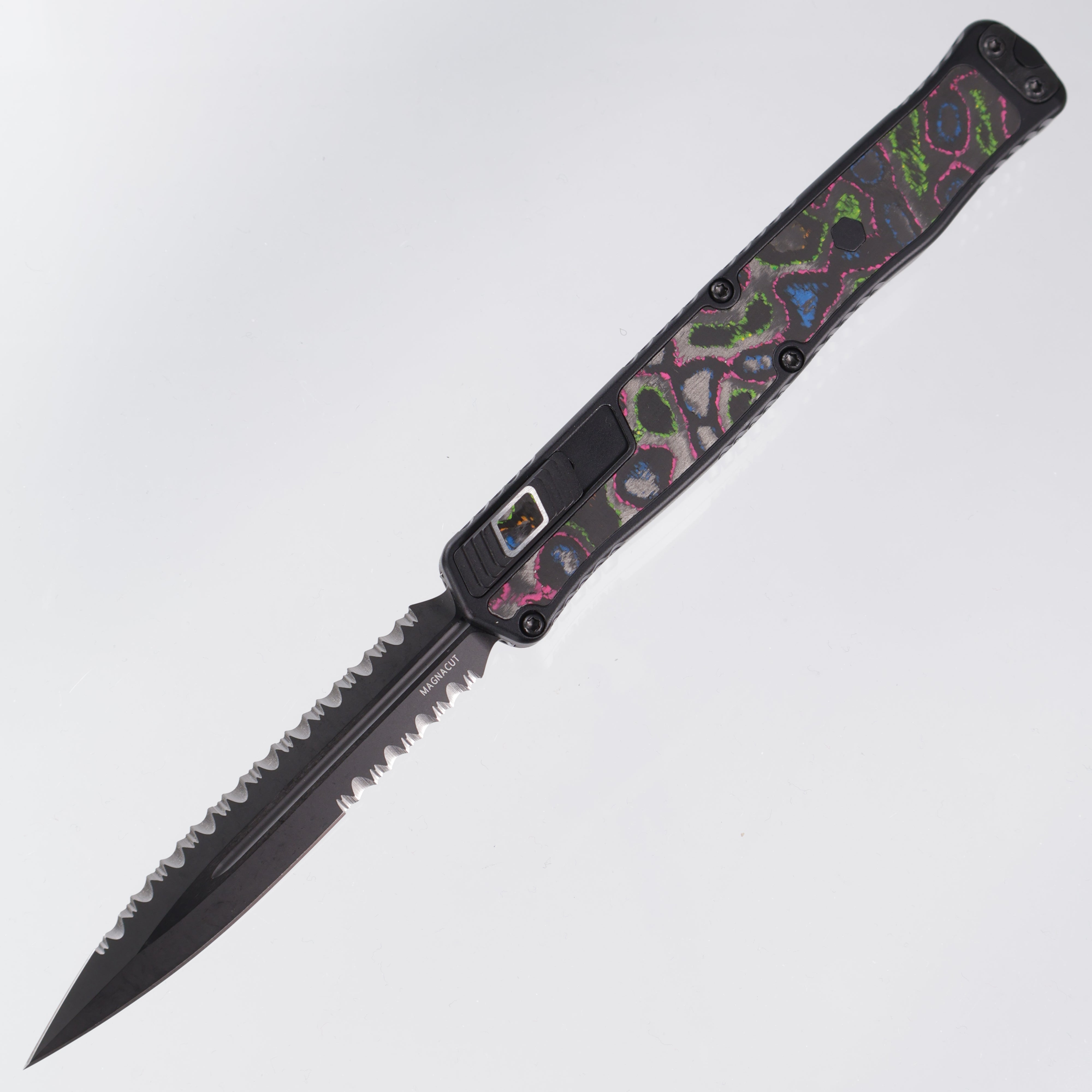 Heretic Cleric 2 - 80s Camo Carbon Inlaid Body & Button - Double Edge 3/4 Serrated - DLC Magnacut - BR OP Exclusive - Cleric II H020-6E-80/CC