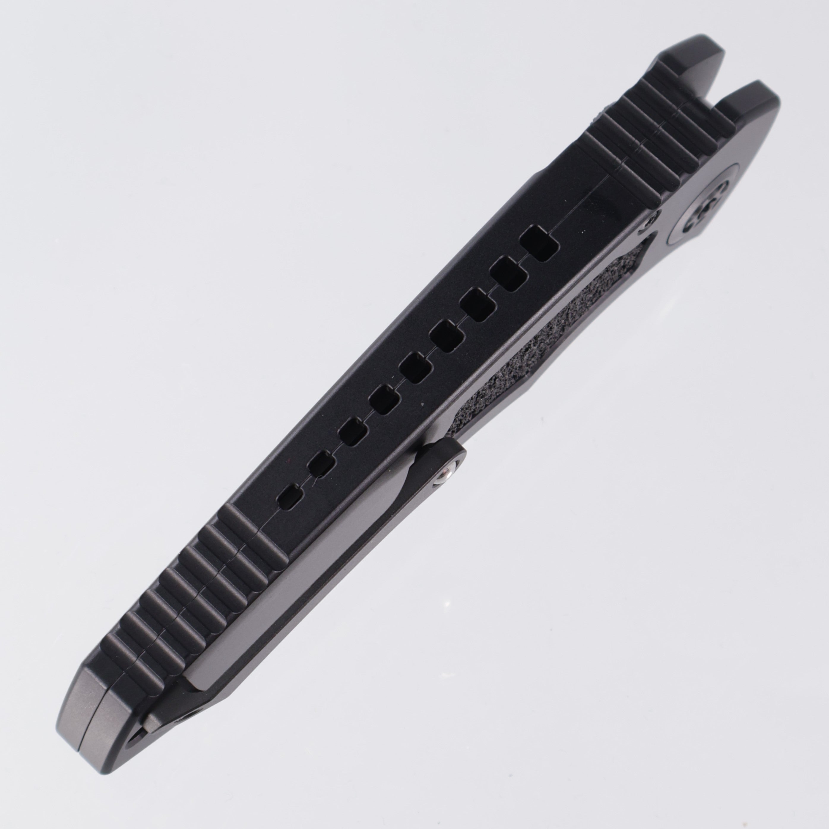 Heretic Pariah Auto - (Glossy) Black Anodized Aluminum w/ Black Traction Inlays - DLC Magnacut - H048-6A-T