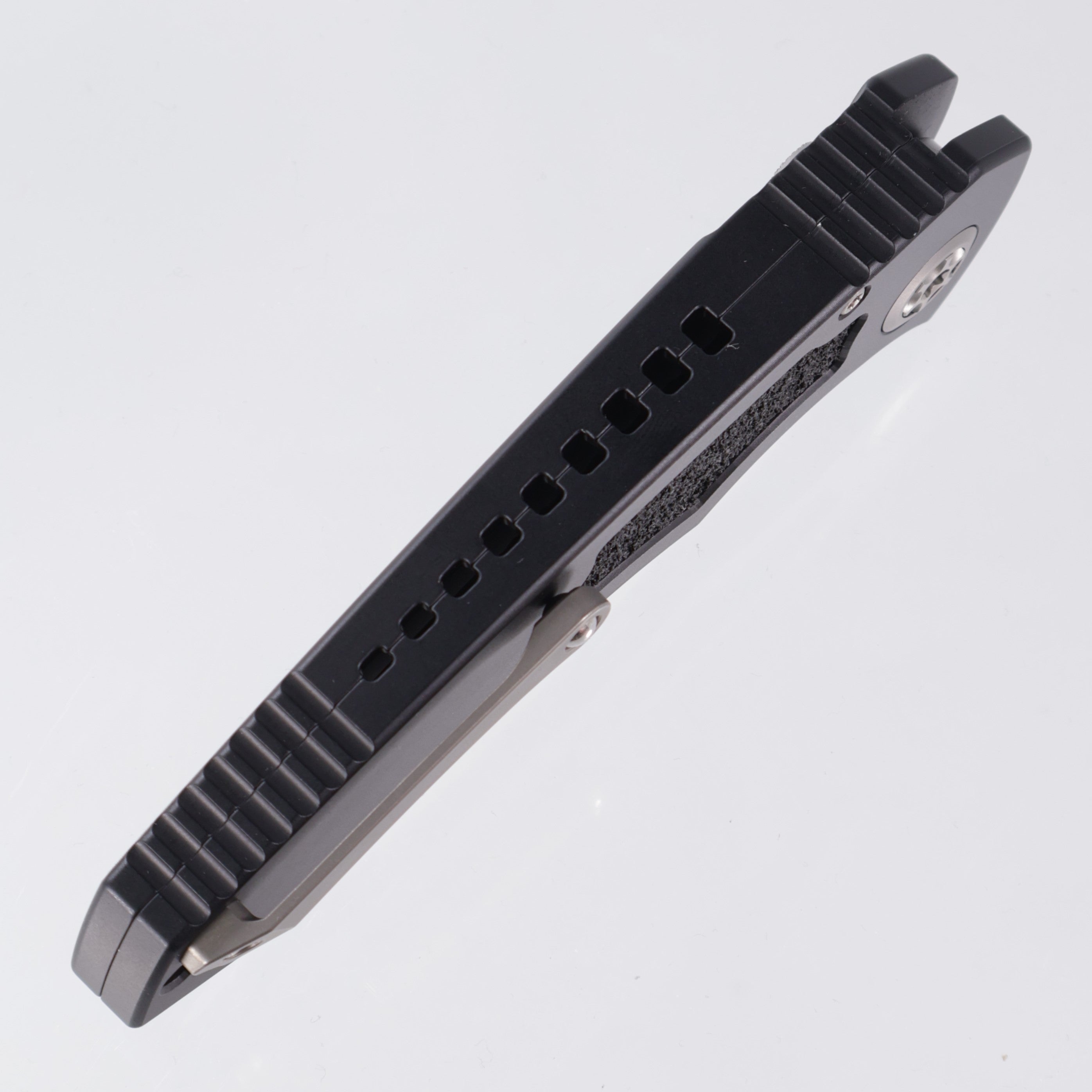 Heretic Pariah Auto - Black Aluminum w/ Black Traction Inlays - Bead Blast Magnacut Partial Serrate - H048-3B