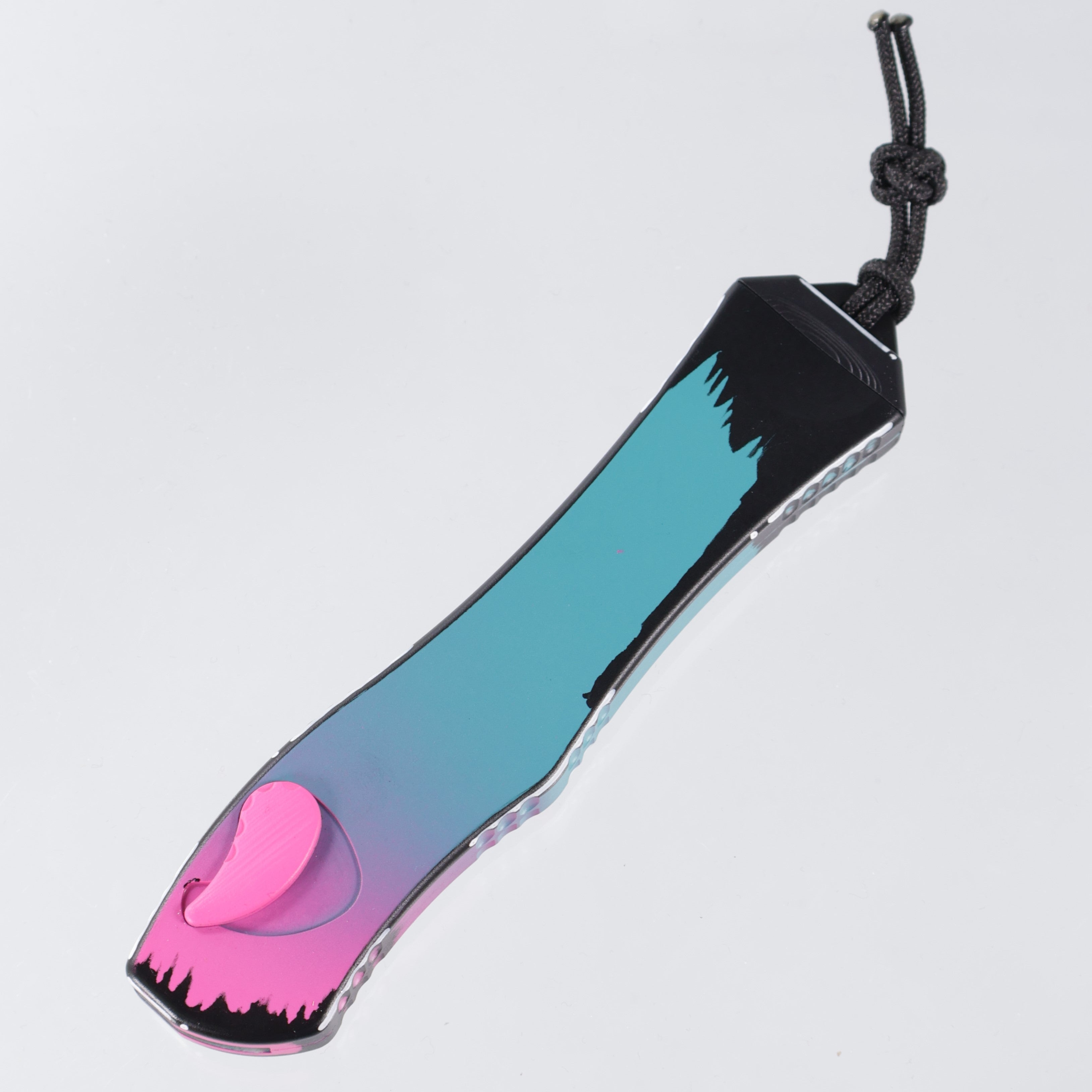 Heretic Hydra V4 Tanto - Miami Vice Cel-Shade - Magnacut - H406-CS-MV
