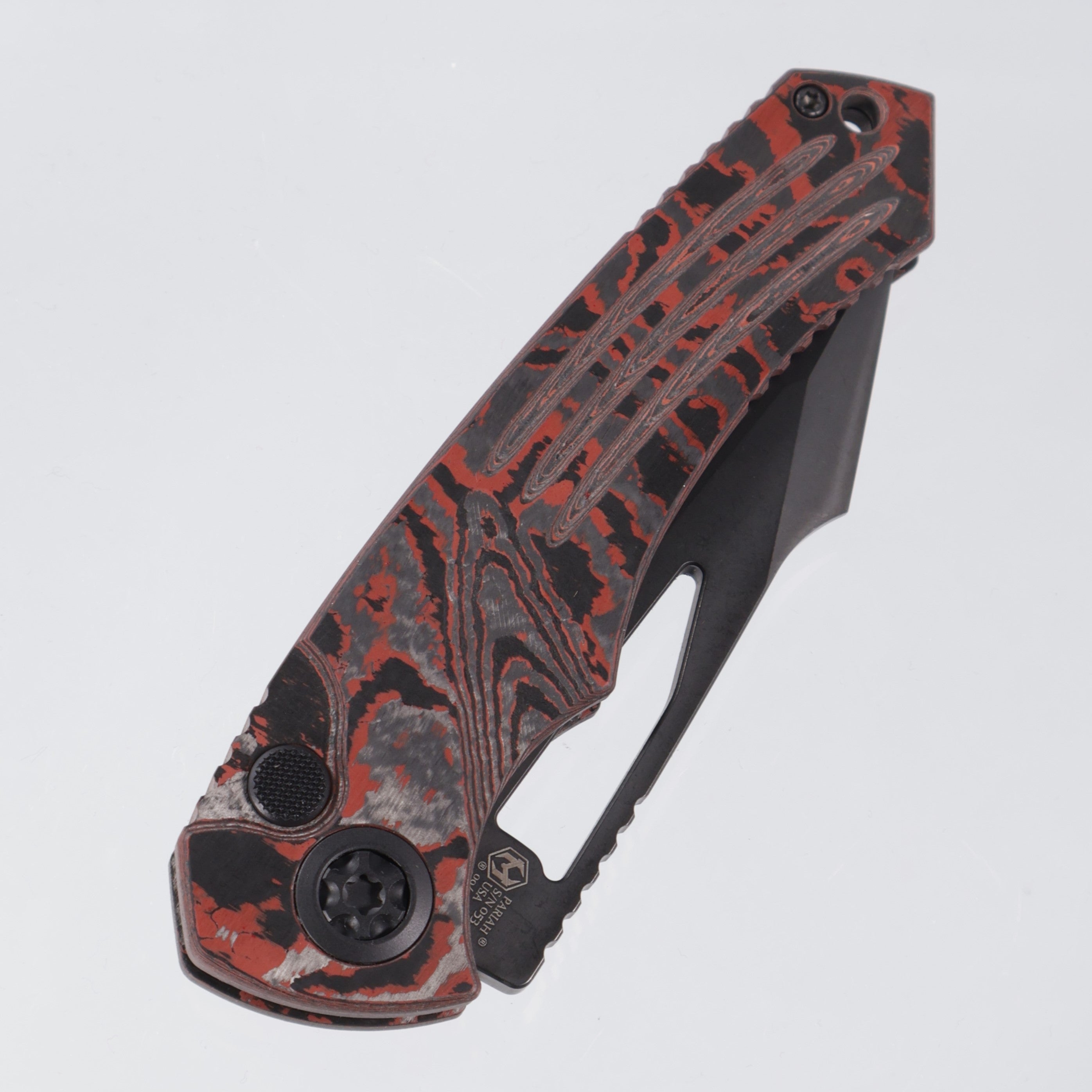 Heretic Pariah Manual Tanto - Blood Red Camo Carbon - DLC Magnacut - H047-6A-RD/CC