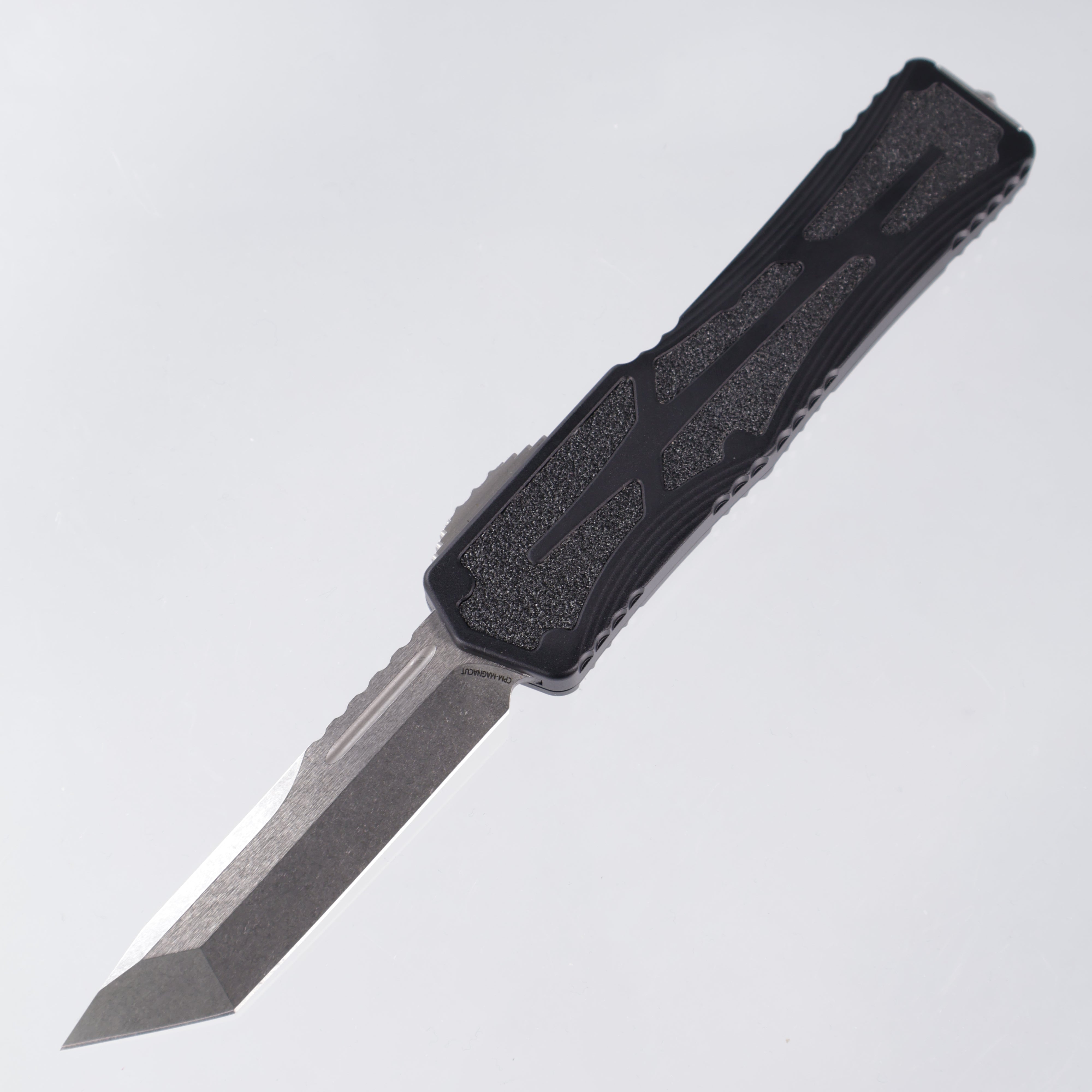 Heretic Colossus - Tanto Stonewash Magnacut - Black Aluminum w/ Black Traction Inlays - H040-2A TANTO