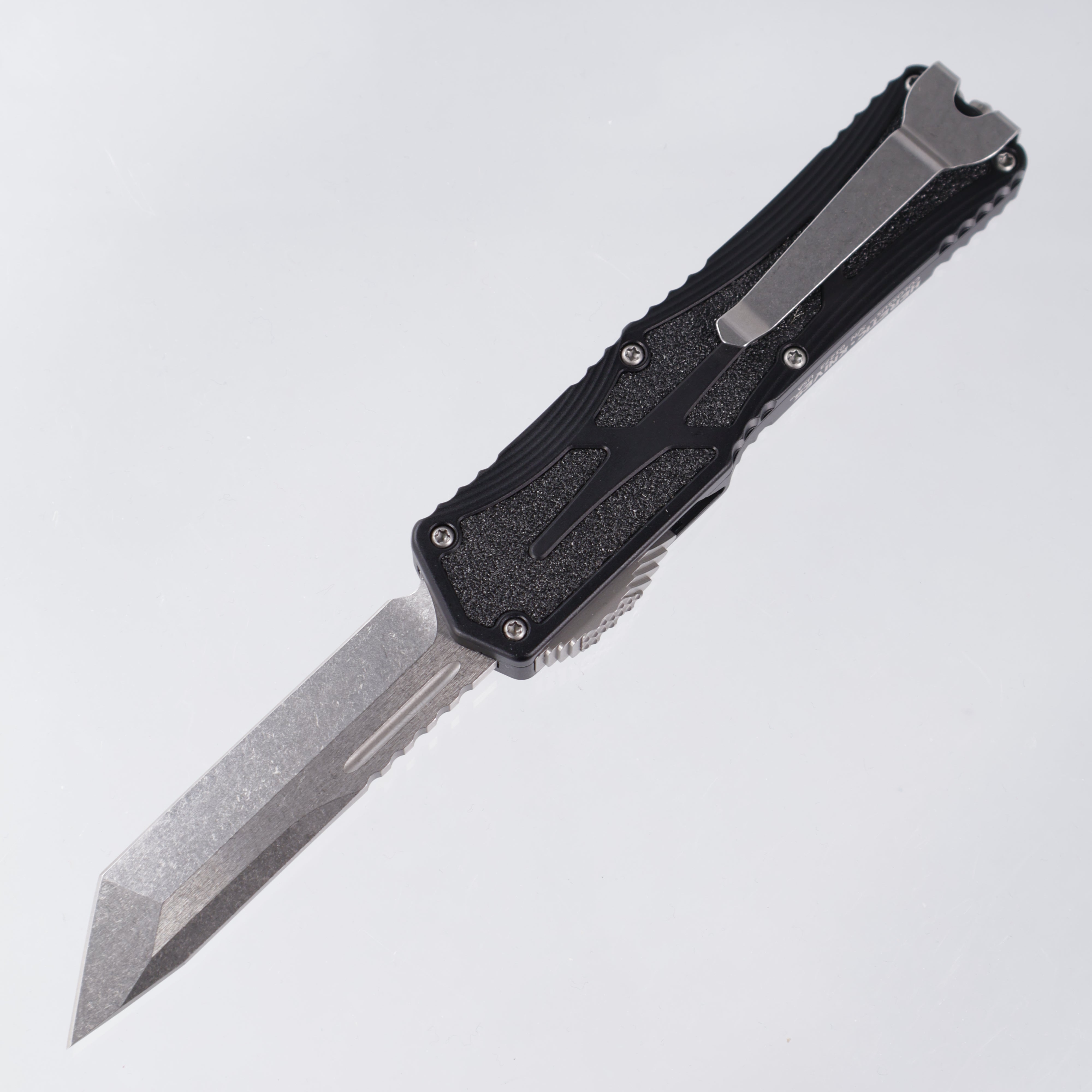 Heretic Colossus - Tanto Stonewash Magnacut - Black Aluminum w/ Black Traction Inlays - H040-2A TANTO