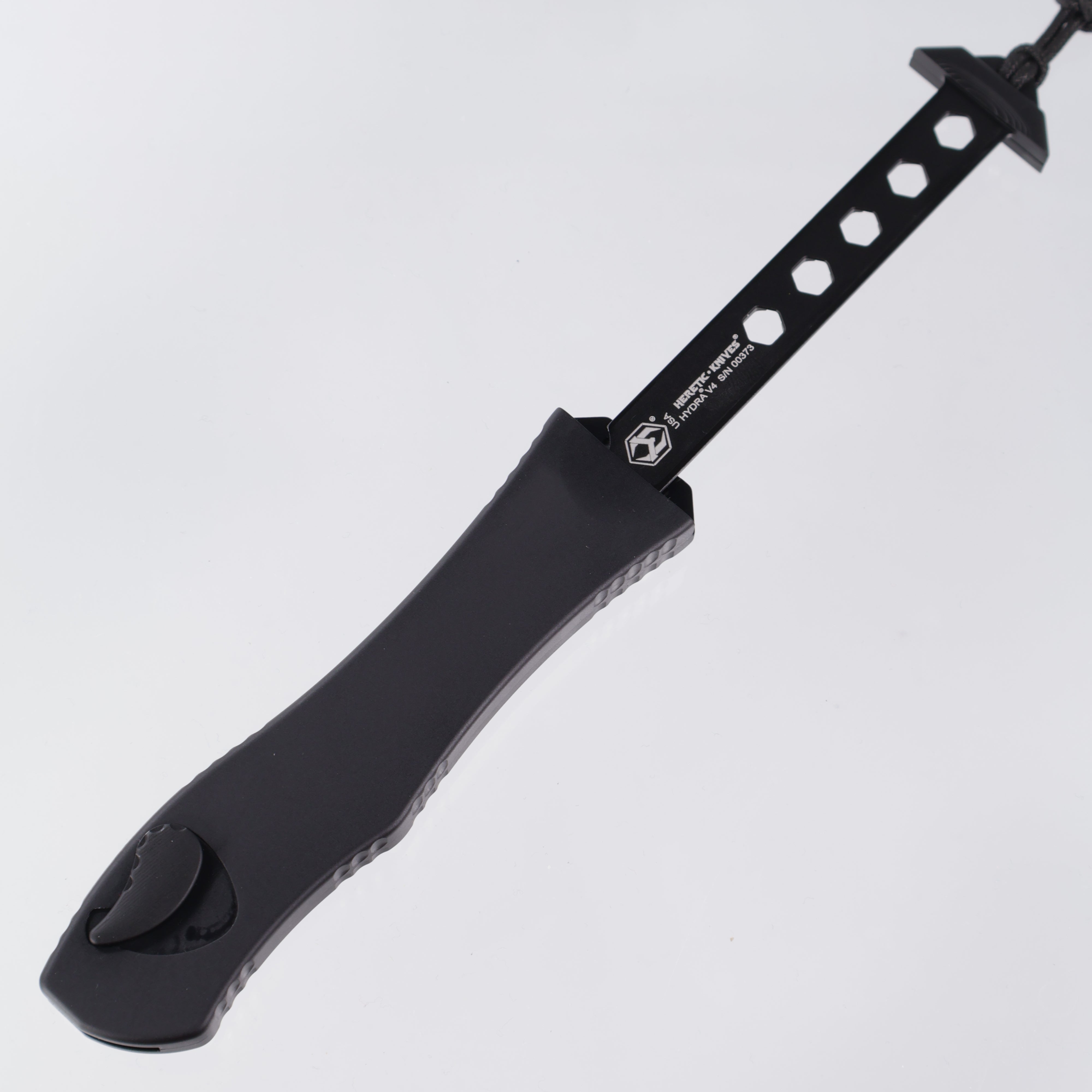 Heretic Hydra V4 Tanto - Black - Stonewash Magnacut - H406-2A