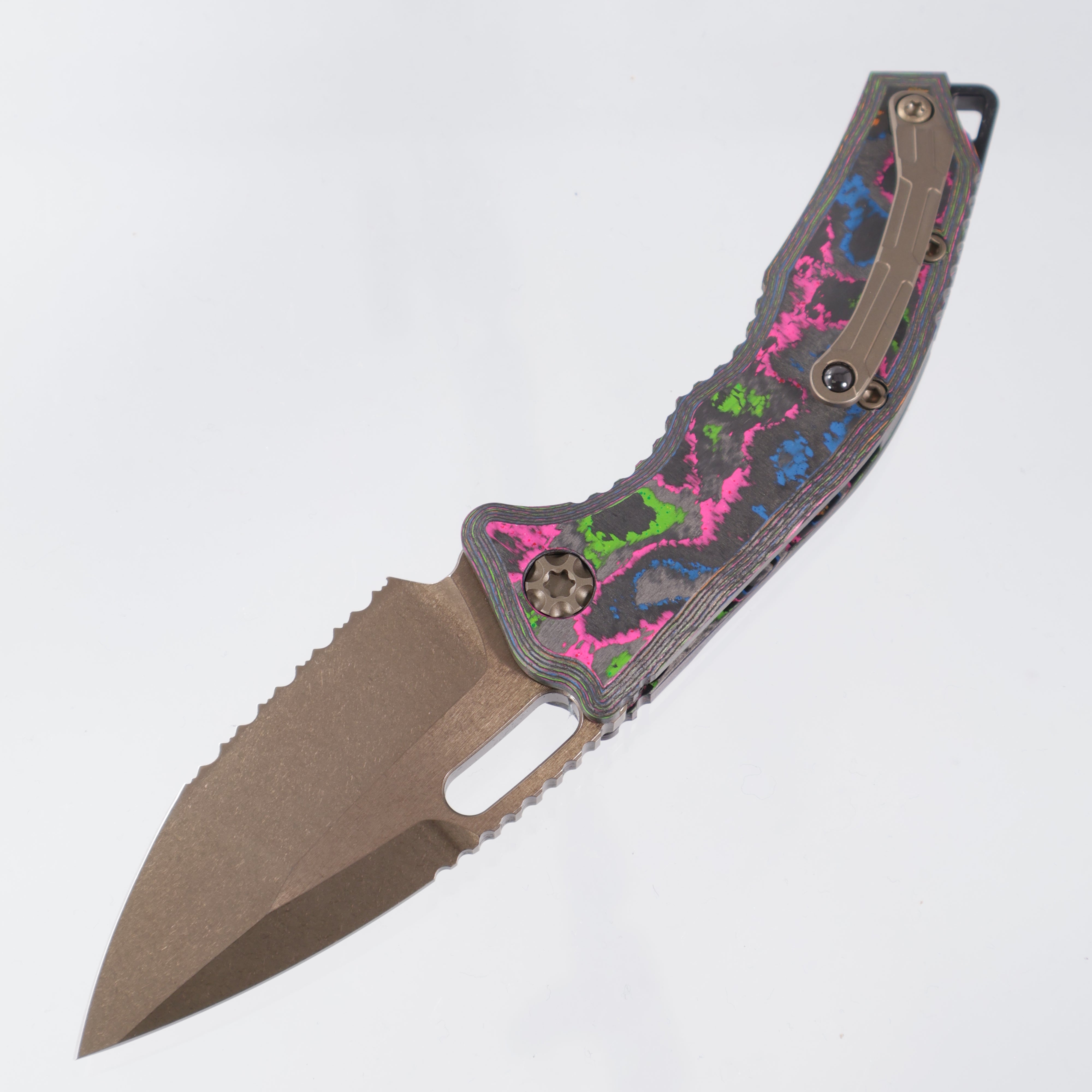 Heretic Medusa V3 Auto Tanto - 80s Camo Carbon - Full Serrate Bronze Magnacut - BR OP Exclusive - H011-7C-80/CC