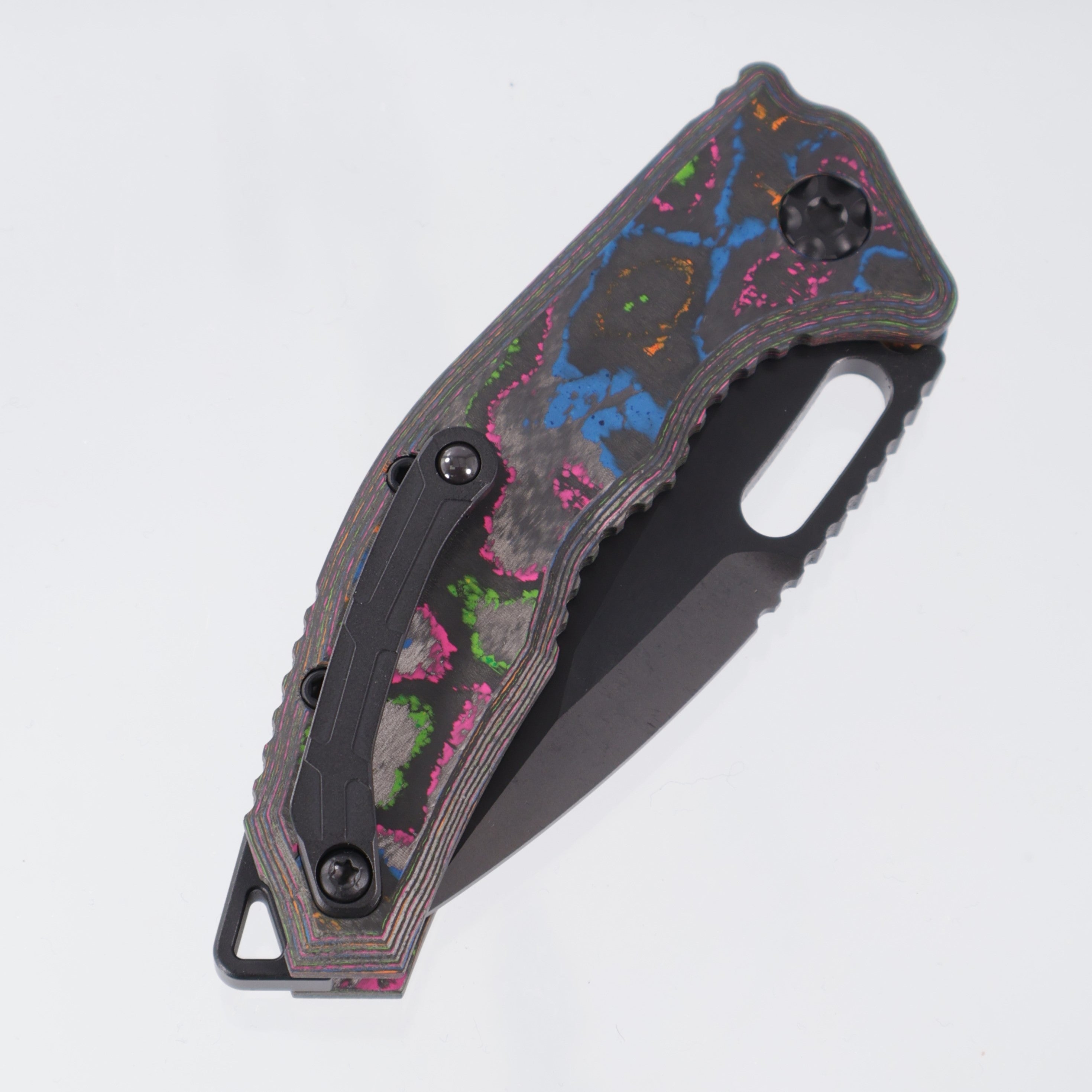 Heretic Medusa V3 Auto Tanto - 80s Camo Carbon - Full Serrate DLC Magnacut - BR OP Exclusive - H011-6C-80/CC