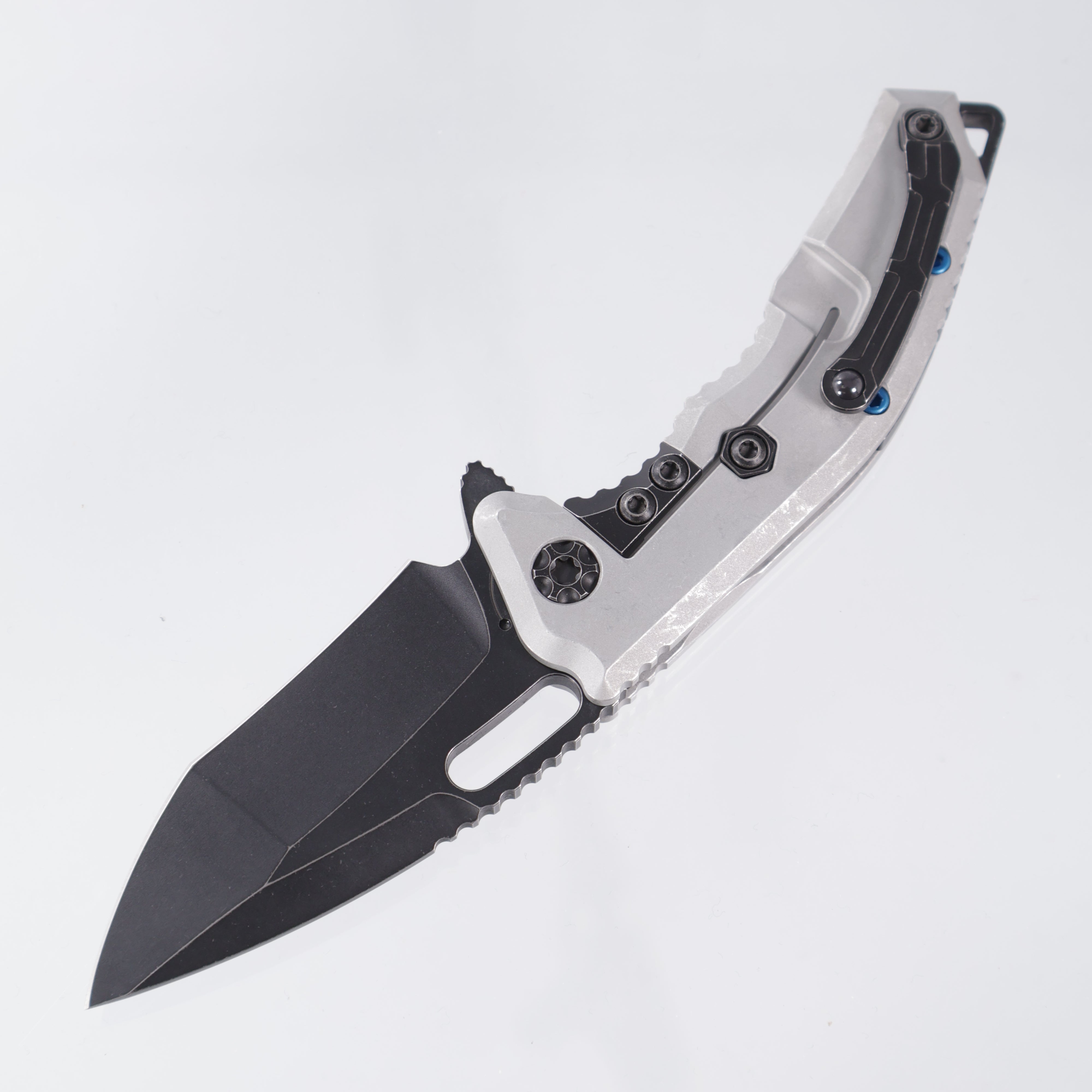 Heretic Medusa V3 Manual Recurve - Blizzardworn w/ Blue Ti Hardware - Battle Black Magnacut - H010-8A-BLZ