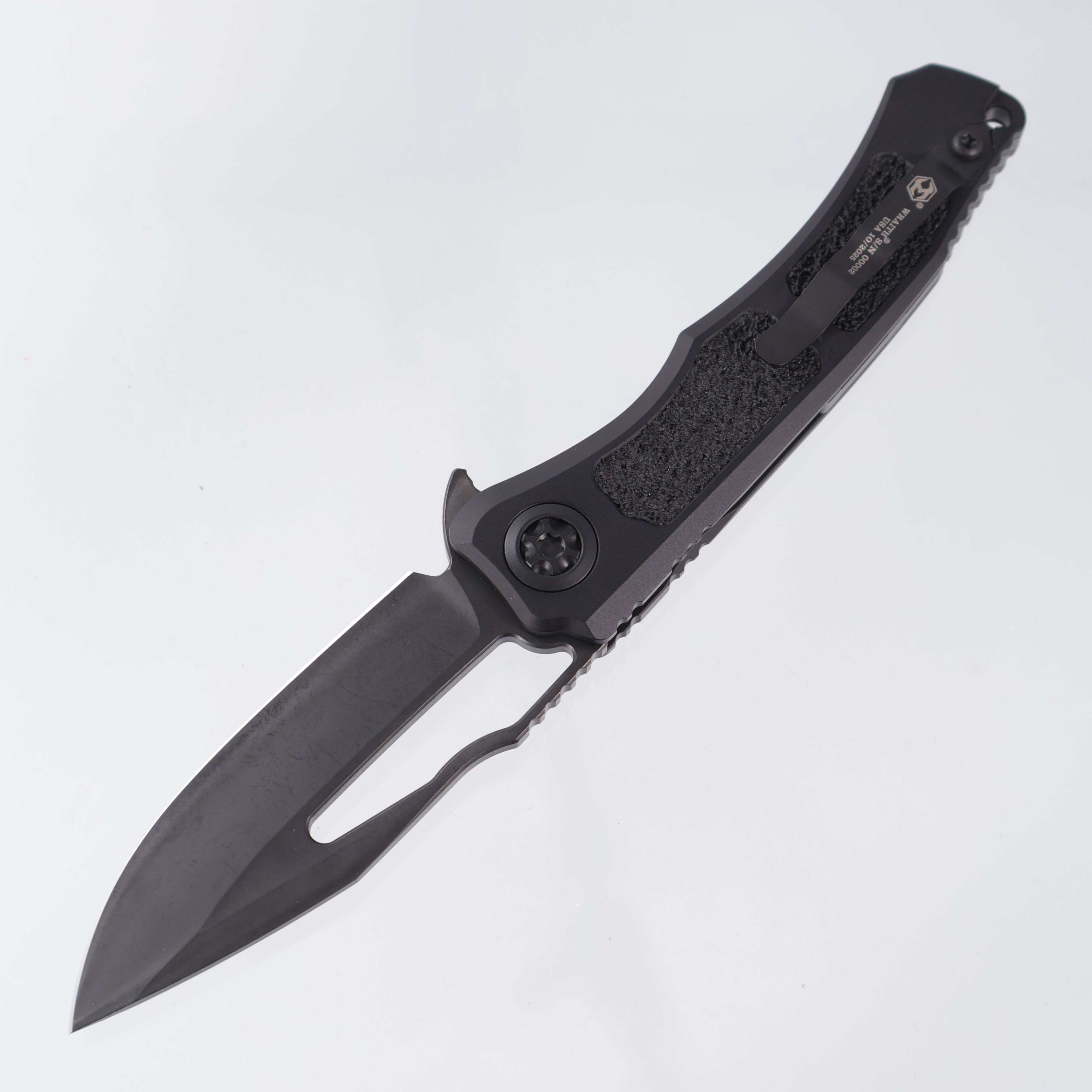 Heretic Wraith V4 Manual Clip Point - Black - DLC Magnacut - H001-6A-T