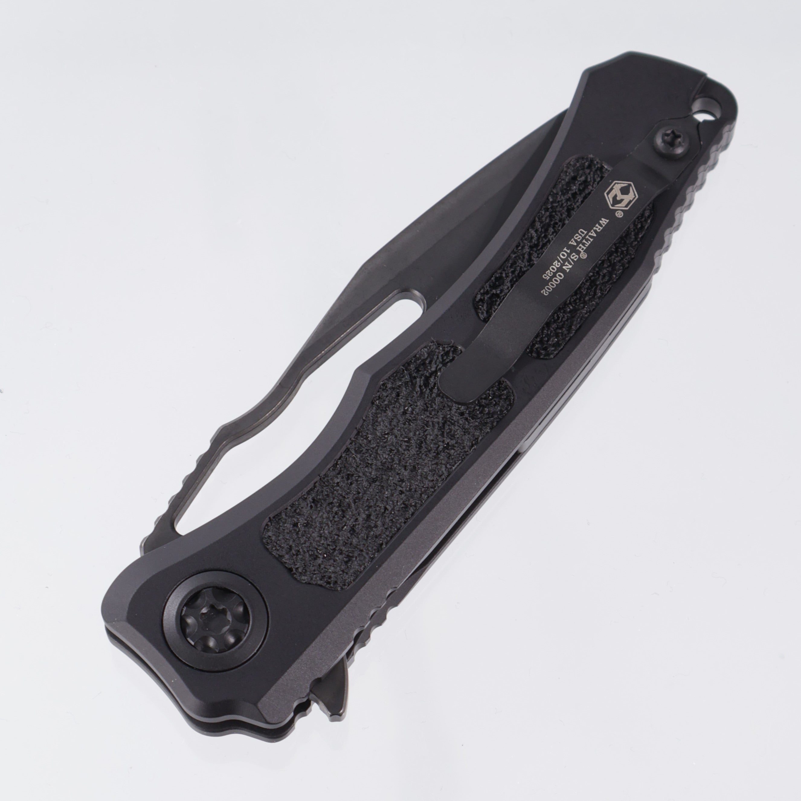 Heretic Wraith V4 Manual Clip Point - Black - DLC Magnacut - H001-6A-T