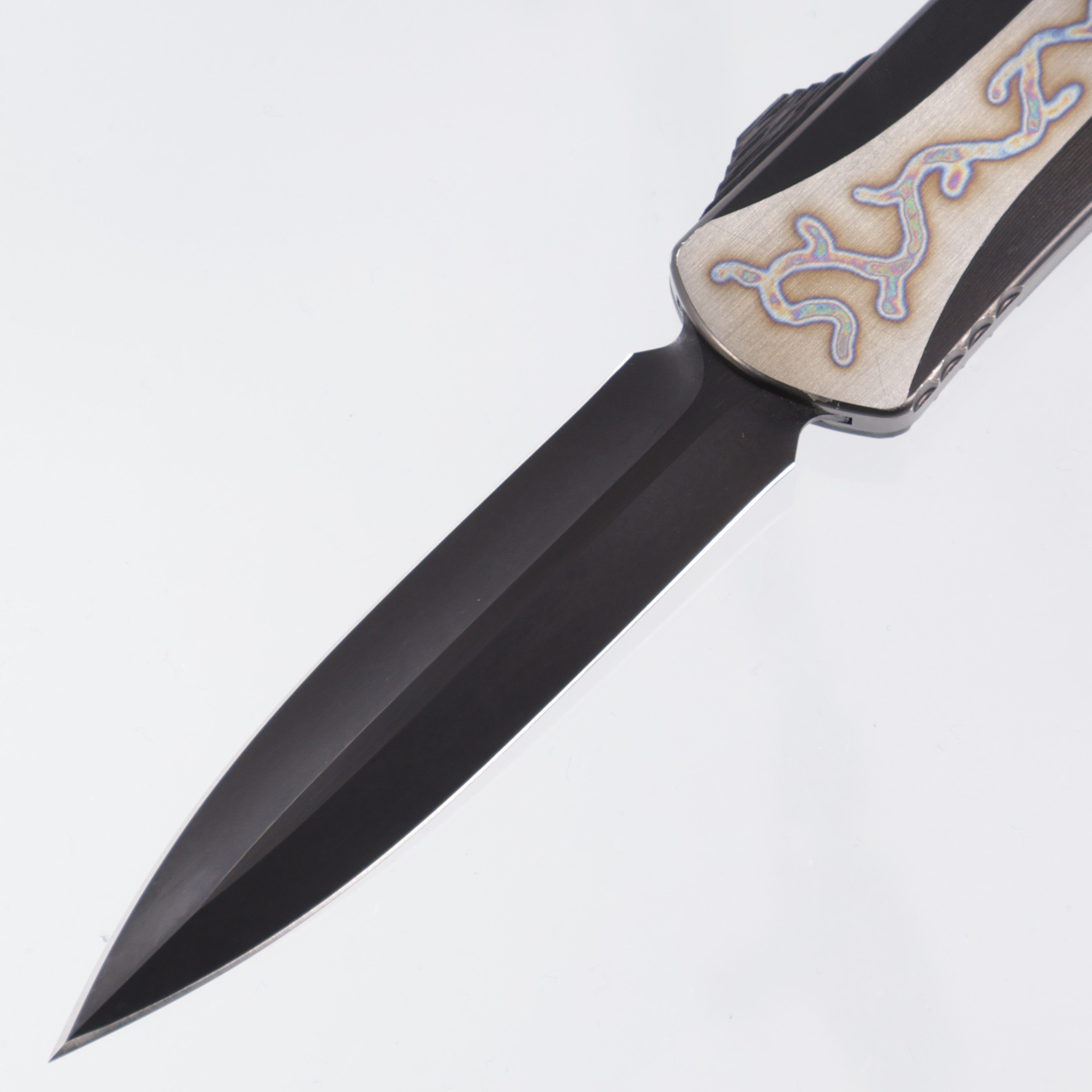 Heretic Manticore X Pre-Owned - DLC Flamed Titanium & Carbon Fiber Handle - Double Edge DLC