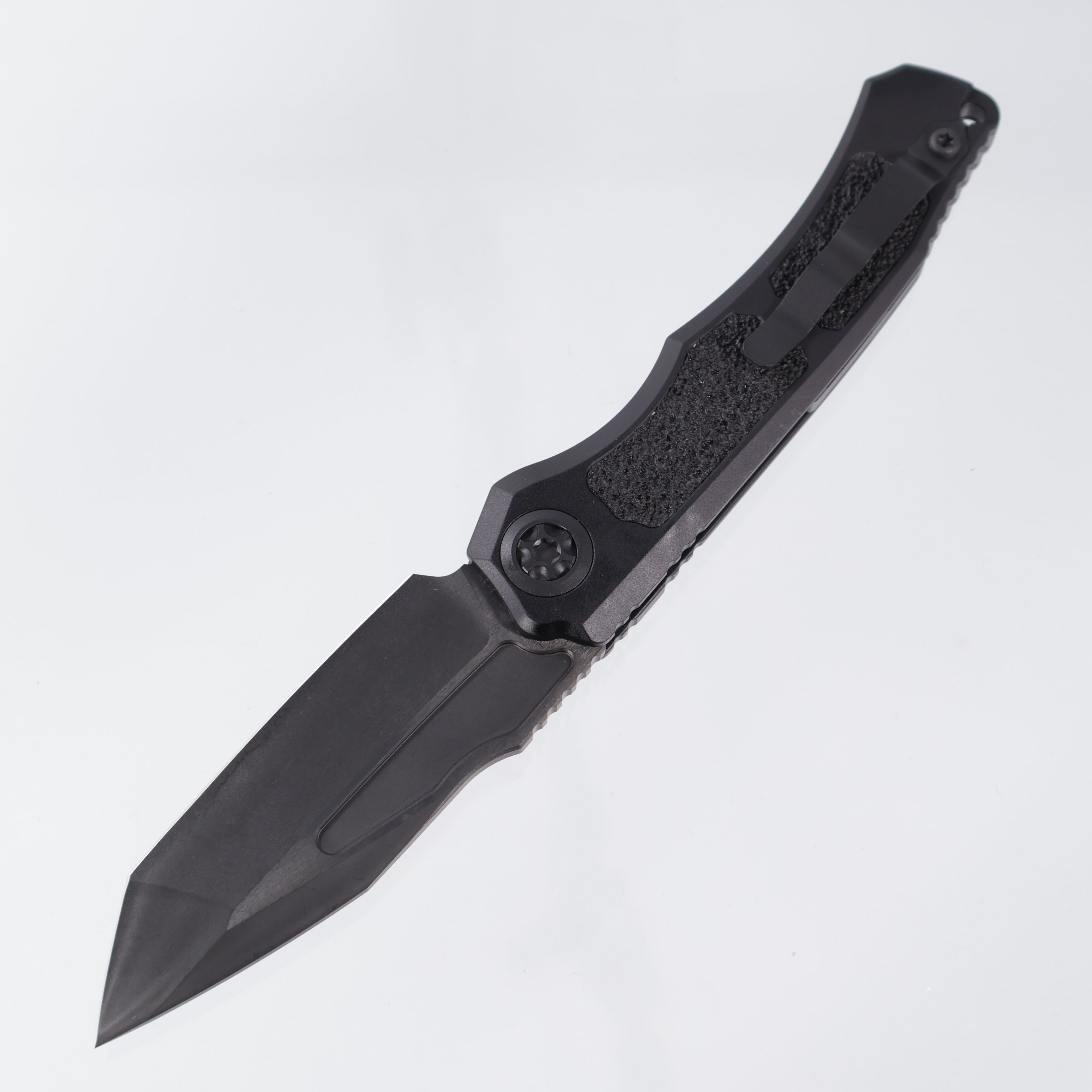 Heretic Wraith V4 Auto Tanto Tactical - Black Handle - DLC Magnacut - H100-6A-T