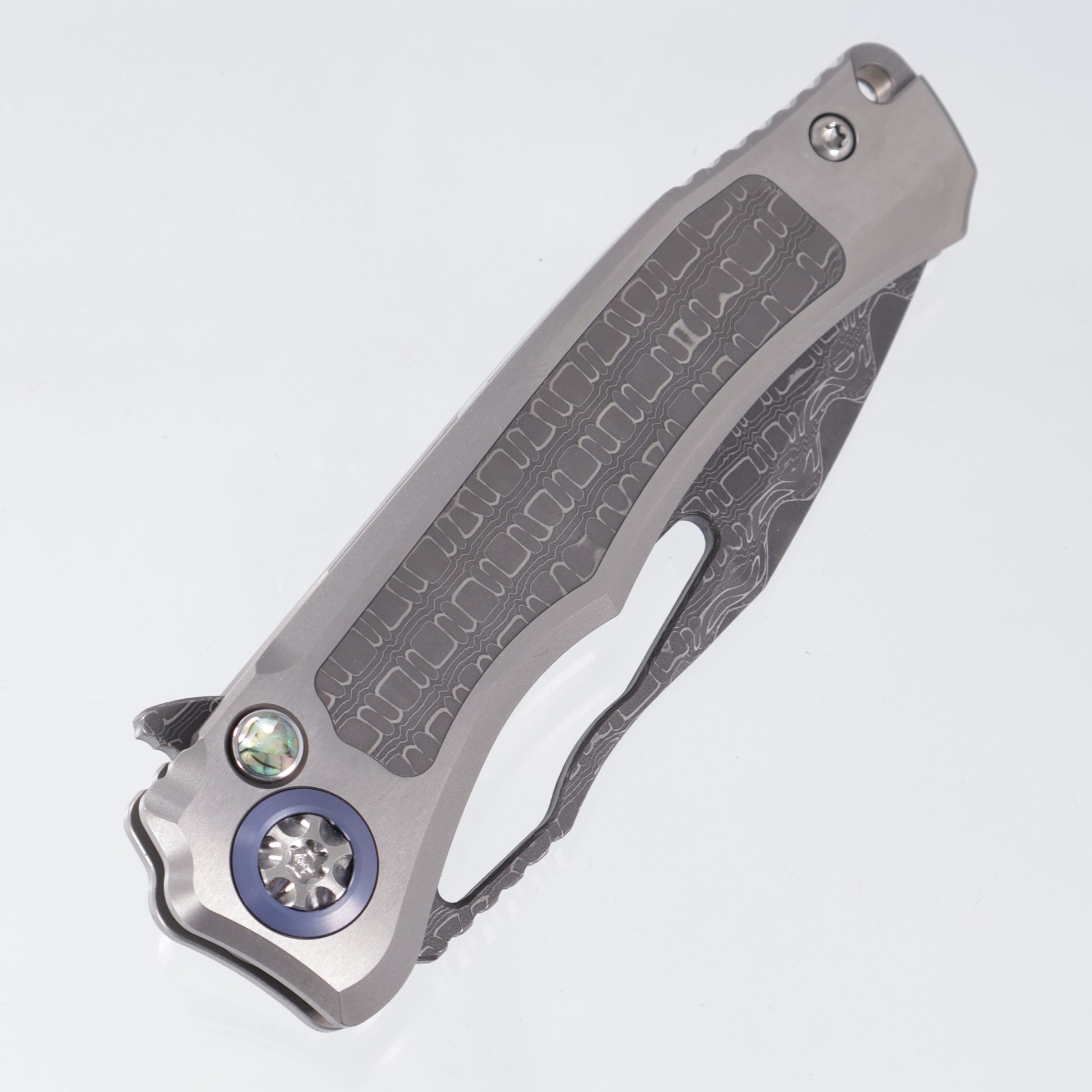 Heretic Wraith V4 Manual Custom - Vegas Forge Reptilian SanMai Blade - Hefted Titanium Chassis w/ Vegas Forge Reptilian Inlays & Abalone button