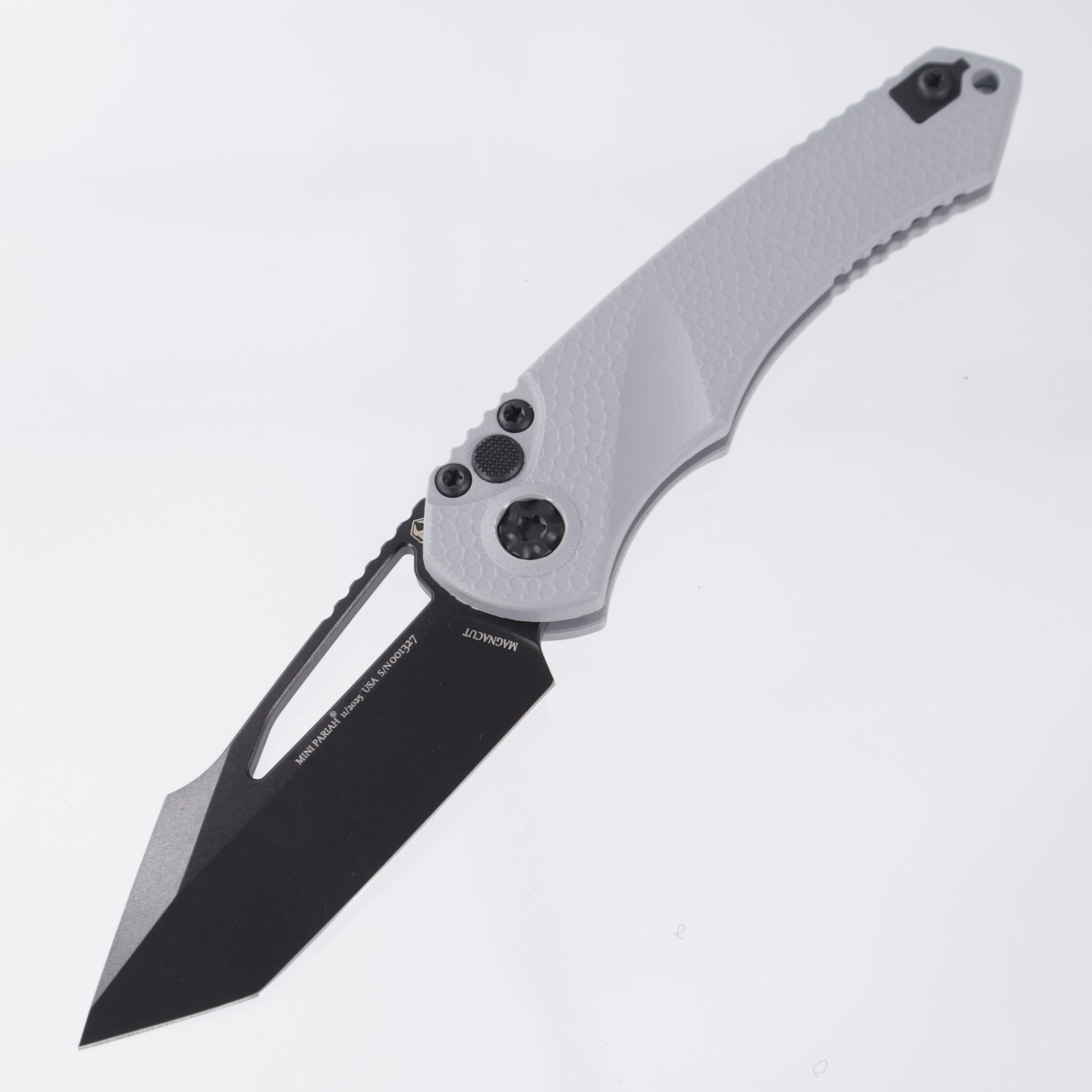 Heretic Mini Pariah Manual Tanto - Gray Polymer - Black Magnacut - H053-4A-GRY