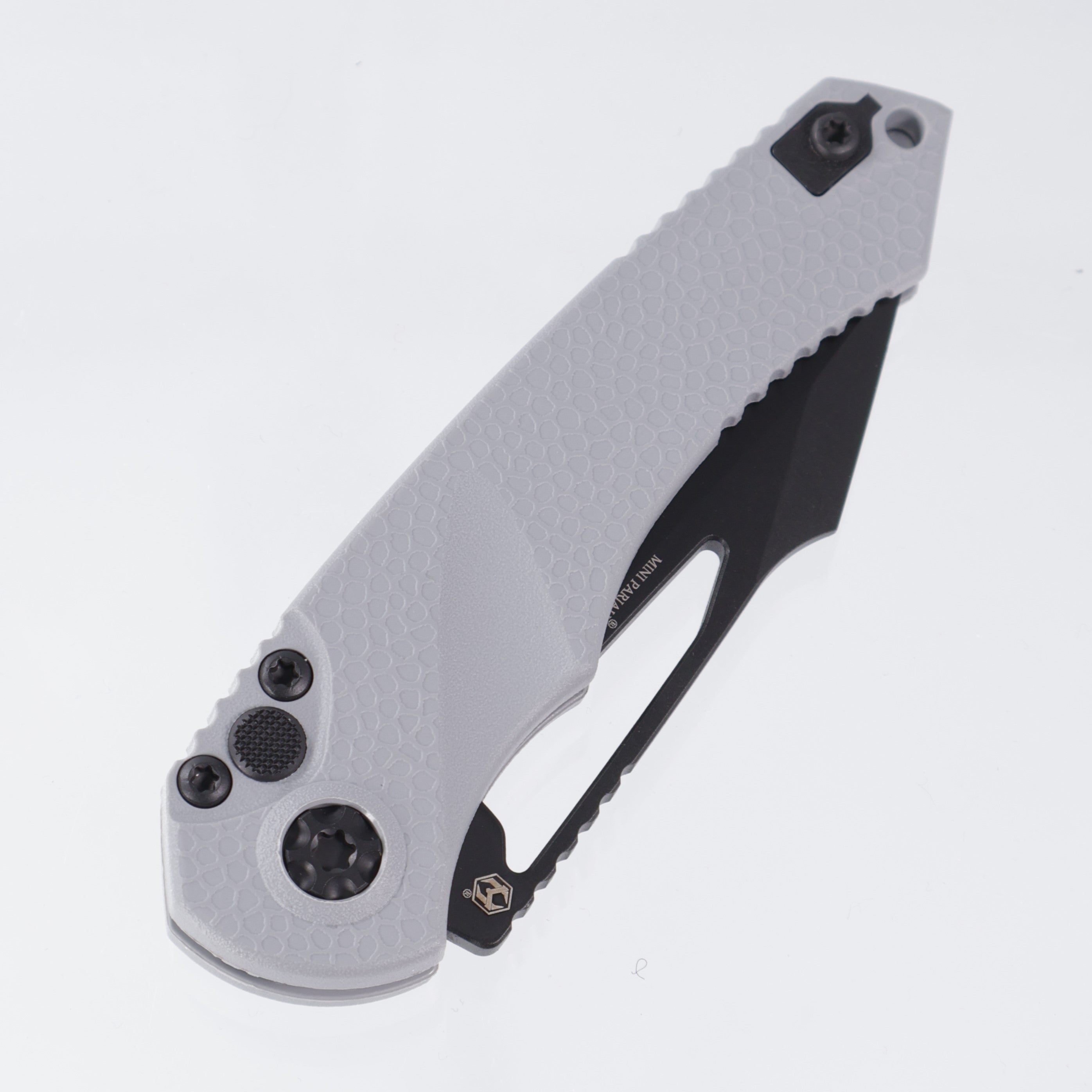 Heretic Mini Pariah Manual Tanto - Gray Polymer - Black Magnacut - H053-4A-GRY
