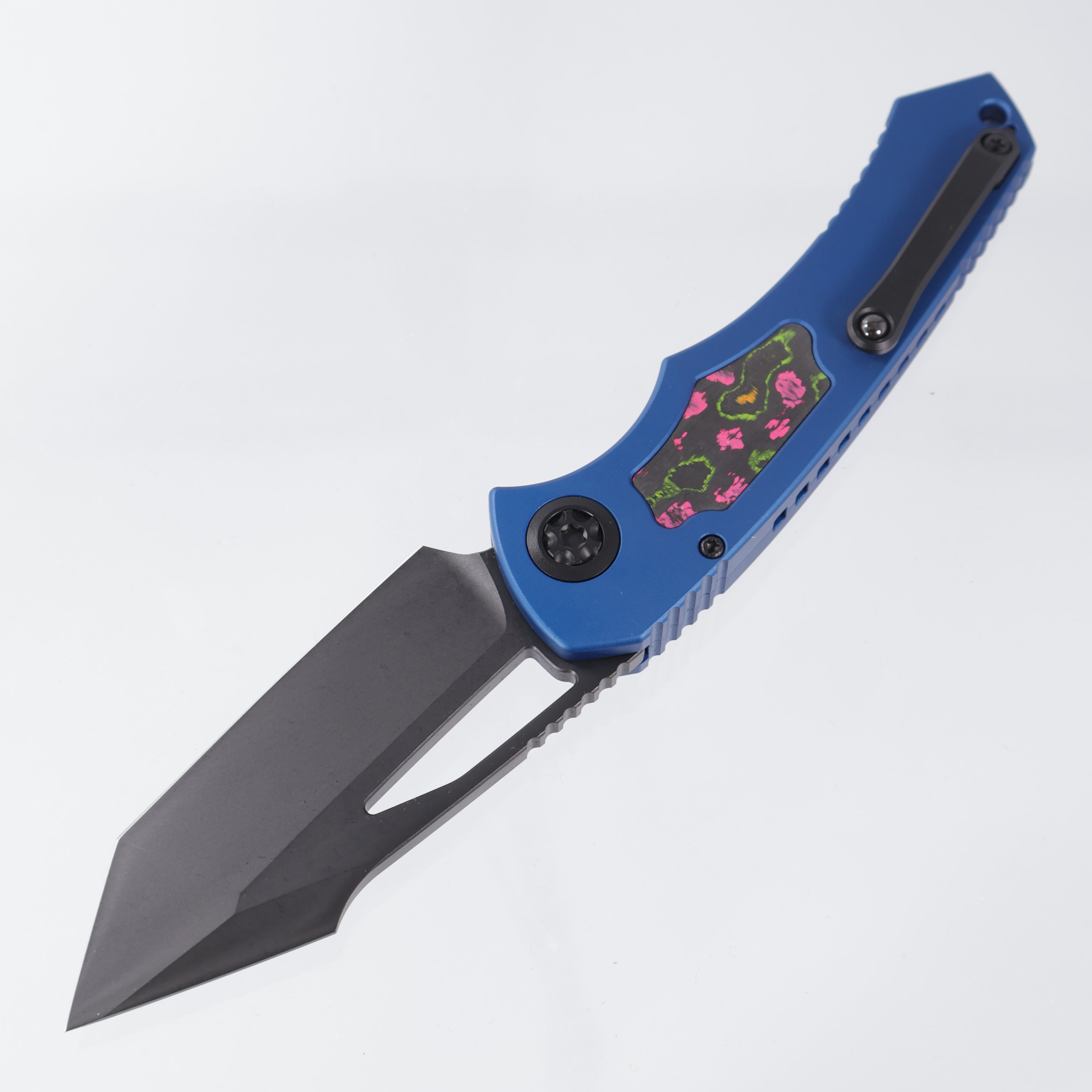 Heretic Pariah Manual Tanto - Blue Aluminum w/ 80s Camo Carbon inlays - DLC Magnacut - H047-6A-BLU/80S - BROP Exclusive
